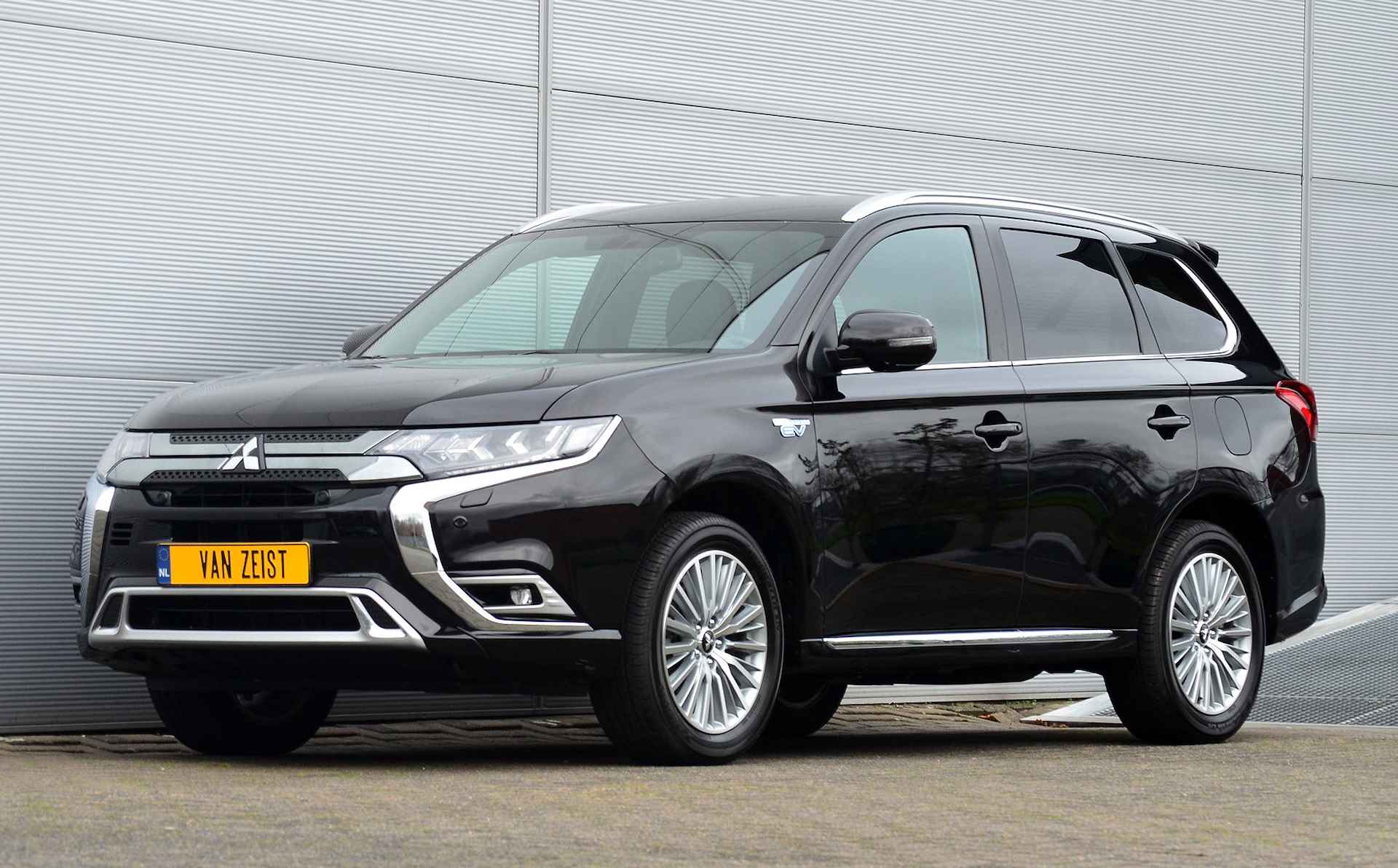 Mitsubishi Outlander PHEV 2.4 INSTYLE 4WD | PLUG IN HYBRID | V2G | FULL OPTIONS | TREKHAAK 1500KG | ALL IN RIJKLAARPRIJS - 6/51