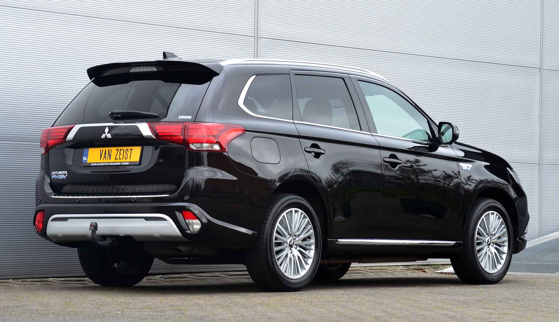 Mitsubishi Outlander PHEV 2.4 INSTYLE 4WD | PLUG IN HYBRID | V2G | FULL OPTIONS | TREKHAAK 1500KG | ALL IN RIJKLAARPRIJS - 11/51