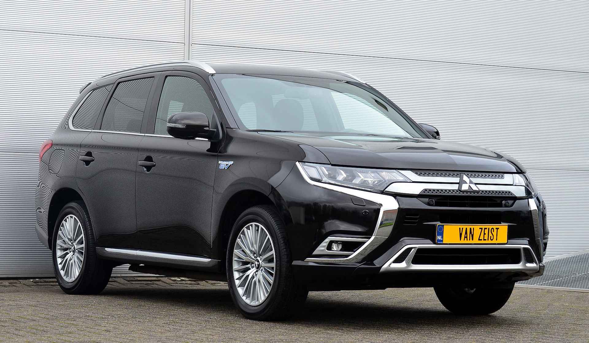 Mitsubishi Outlander PHEV 2.4 INSTYLE 4WD | PLUG IN HYBRID | V2G | FULL OPTIONS | TREKHAAK 1500KG | ALL IN RIJKLAARPRIJS - 13/51