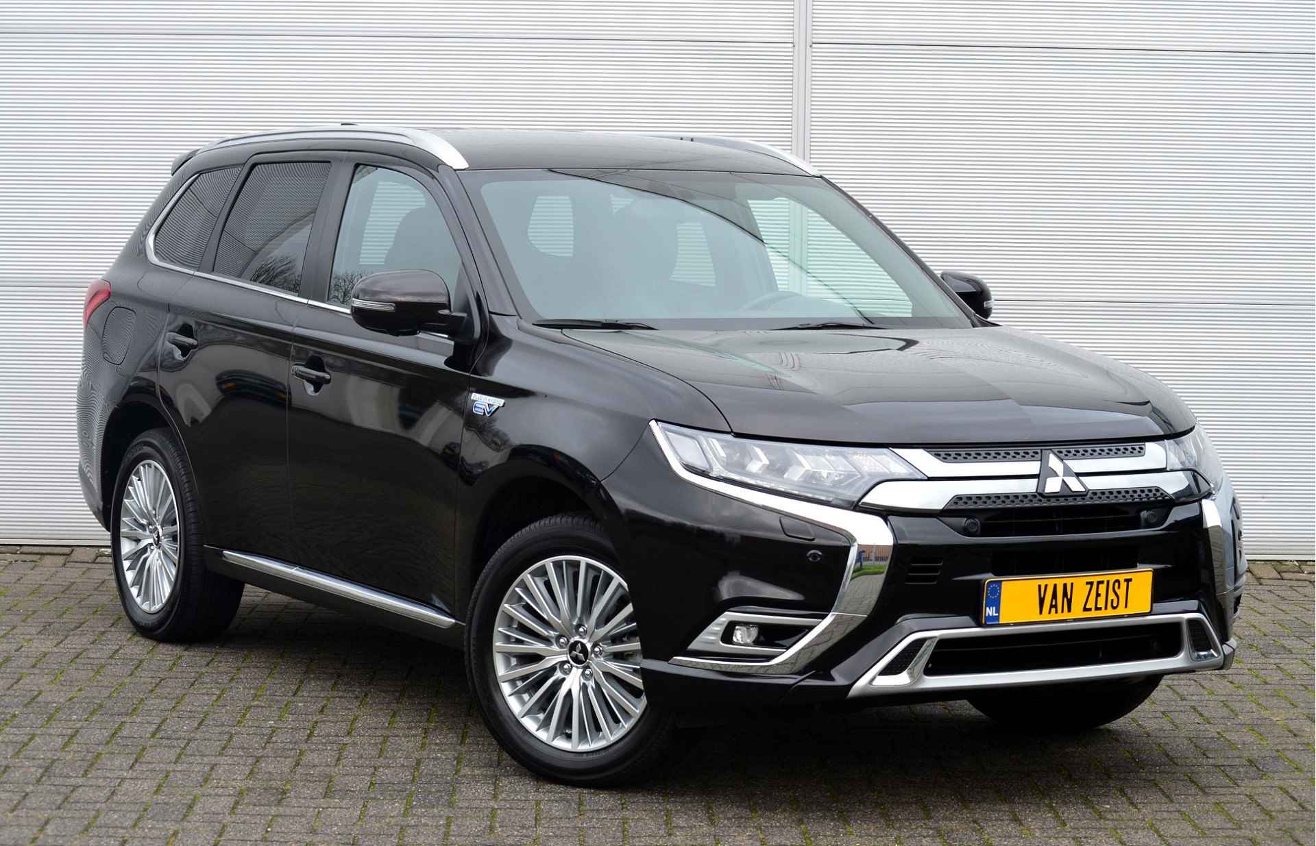 Mitsubishi Outlander PHEV 2.4 INSTYLE 4WD | PLUG IN HYBRID | V2G | FULL OPTIONS | TREKHAAK 1500KG | ALL IN RIJKLAARPRIJS - 14/51