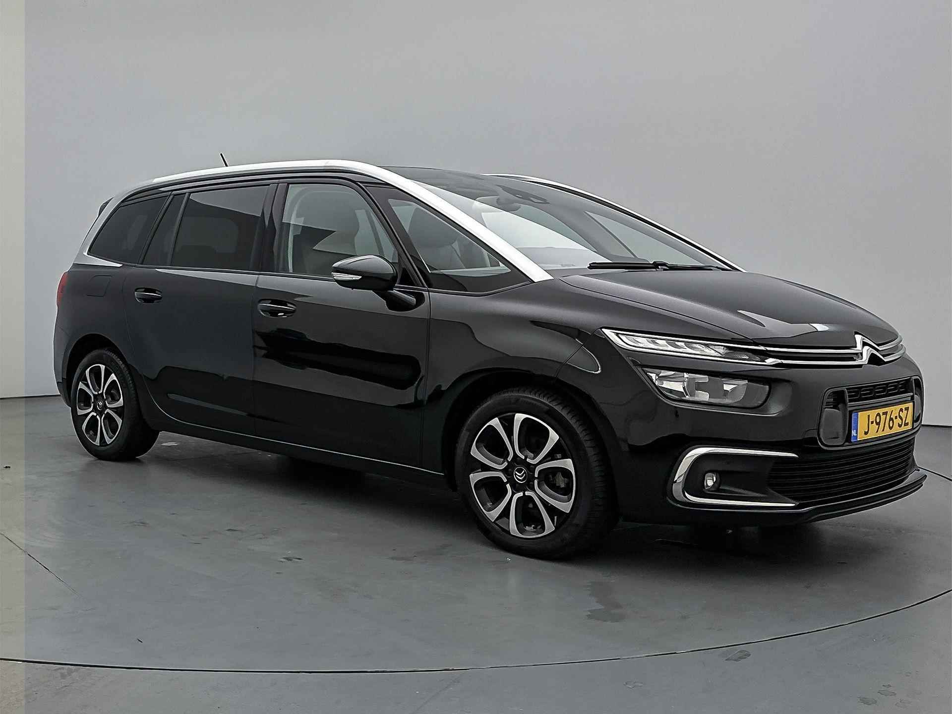 Citroen Grand C4 SpaceTourer Shine 130 pk Automaat | Navigatie | Glazen Panoramadak | Achteruitrijcamera | Verwarmde Voorstoelen met Massagefunctie | Keyless Entry/Start | Trekhaak | Adaptieve Cruise Control | 17" Lichtmetalen Velgen | Apple Carplay/Android Auto | - 4/38