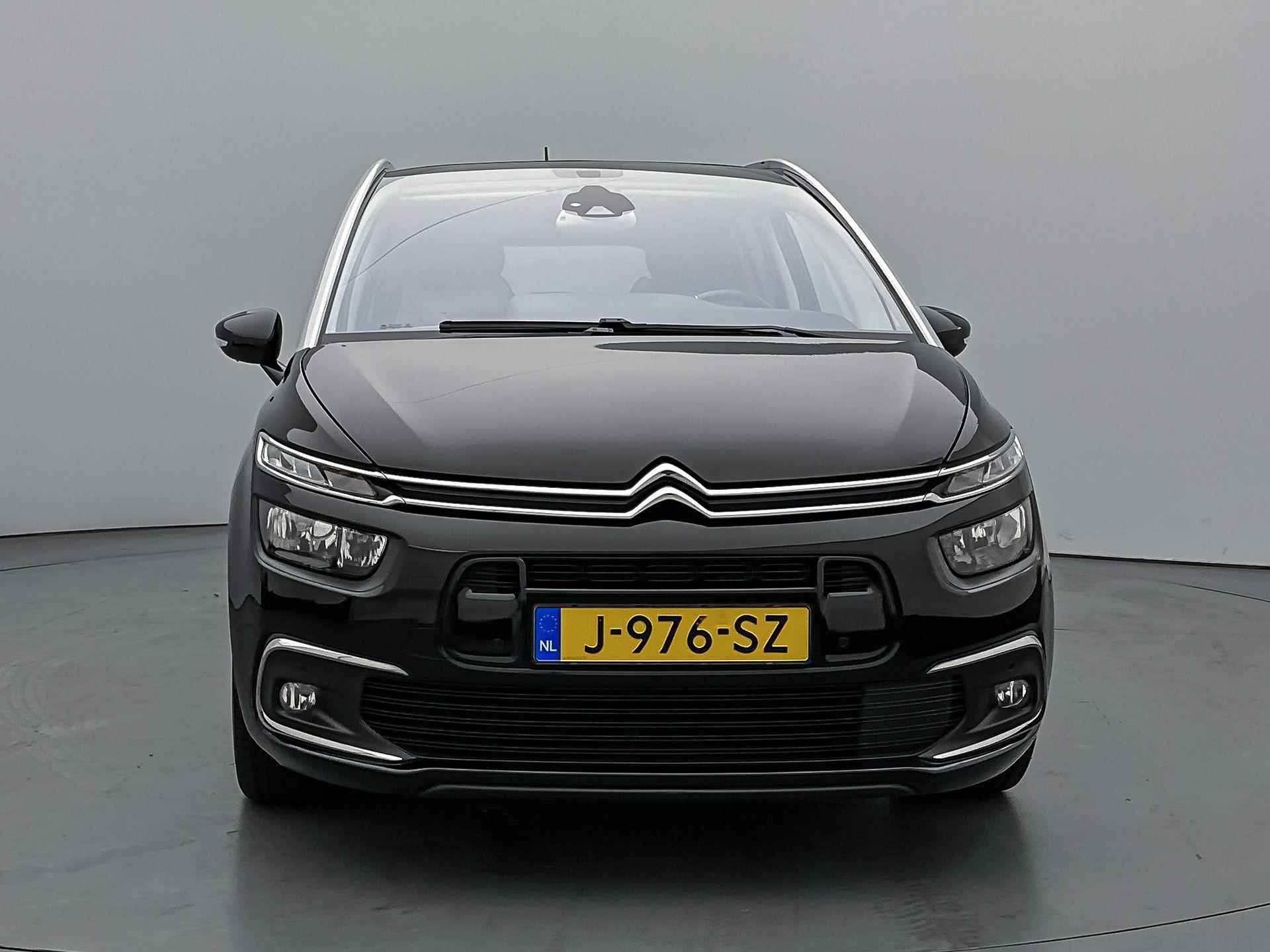 Citroen Grand C4 SpaceTourer Shine 130 pk Automaat | Navigatie | Glazen Panoramadak | Achteruitrijcamera | Verwarmde Voorstoelen met Massagefunctie | Keyless Entry/Start | Trekhaak | Adaptieve Cruise Control | 17" Lichtmetalen Velgen | Apple Carplay/Android Auto | - 5/38