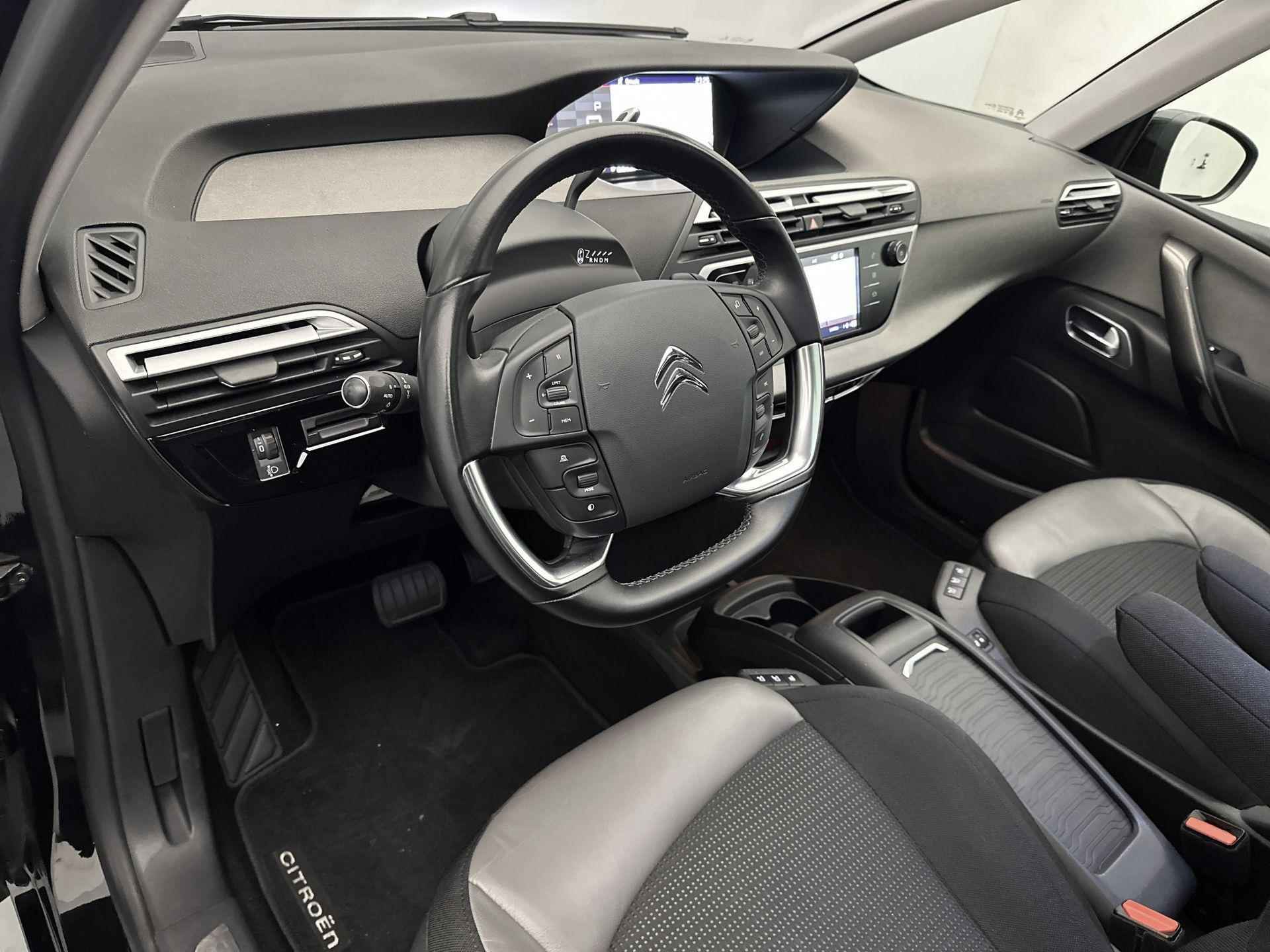 Citroen Grand C4 SpaceTourer Shine 130 pk Automaat | Navigatie | Glazen Panoramadak | Achteruitrijcamera | Verwarmde Voorstoelen met Massagefunctie | Keyless Entry/Start | Trekhaak | Adaptieve Cruise Control | 17" Lichtmetalen Velgen | Apple Carplay/Android Auto | - 11/38