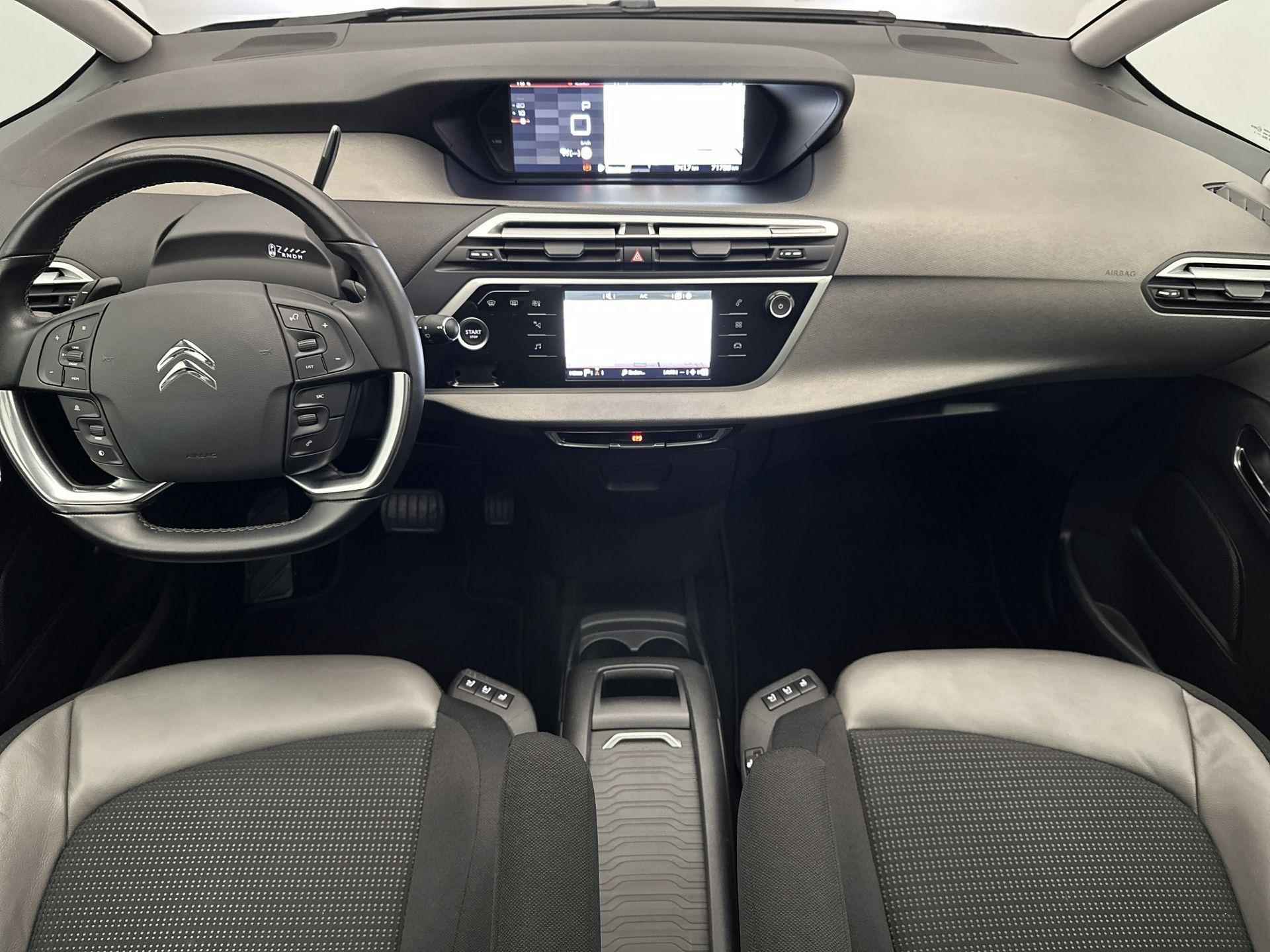 Citroen Grand C4 SpaceTourer Shine 130 pk Automaat | Navigatie | Glazen Panoramadak | Achteruitrijcamera | Verwarmde Voorstoelen met Massagefunctie | Keyless Entry/Start | Trekhaak | Adaptieve Cruise Control | 17" Lichtmetalen Velgen | Apple Carplay/Android Auto | - 12/38