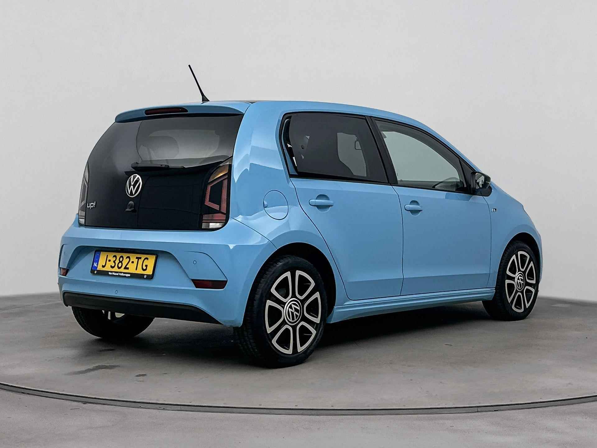 Volkswagen Up! 1.0 R-Line | Navigatie | Airco | Parkeersensoren achter | Camera | Stoelverwarming | R-line | 16 Inch Velgen | Cruise control | - 4/27