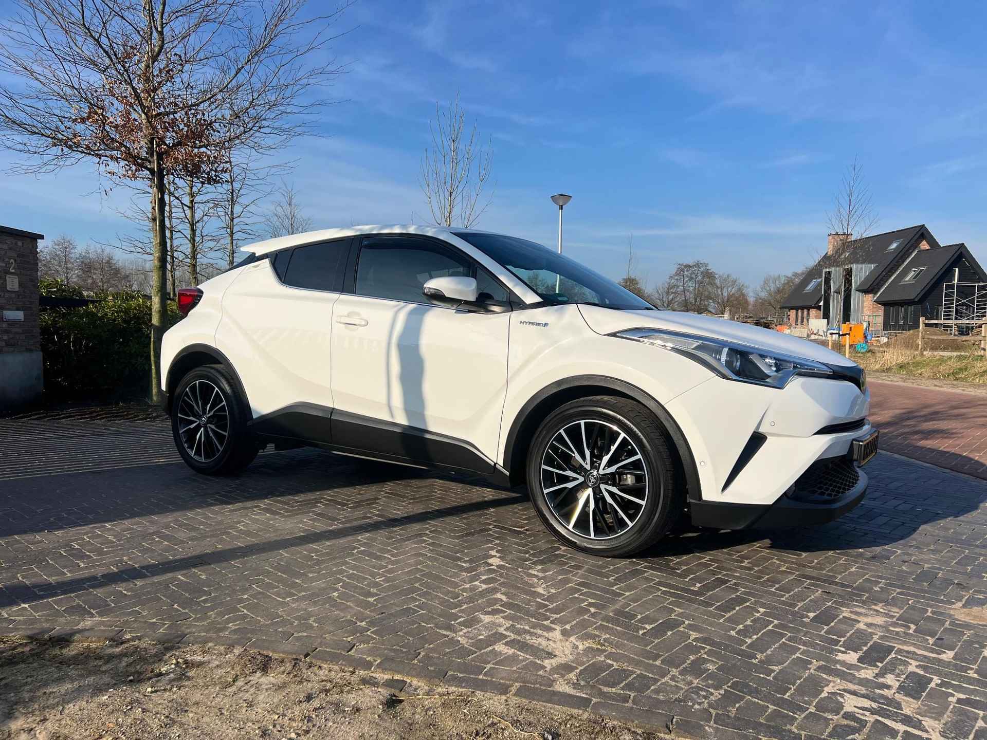 Toyota C-HR 1.8 Hybrid Executive | Navigatie | Camera | Stoelverwarming | NL-Auto | - 4/48