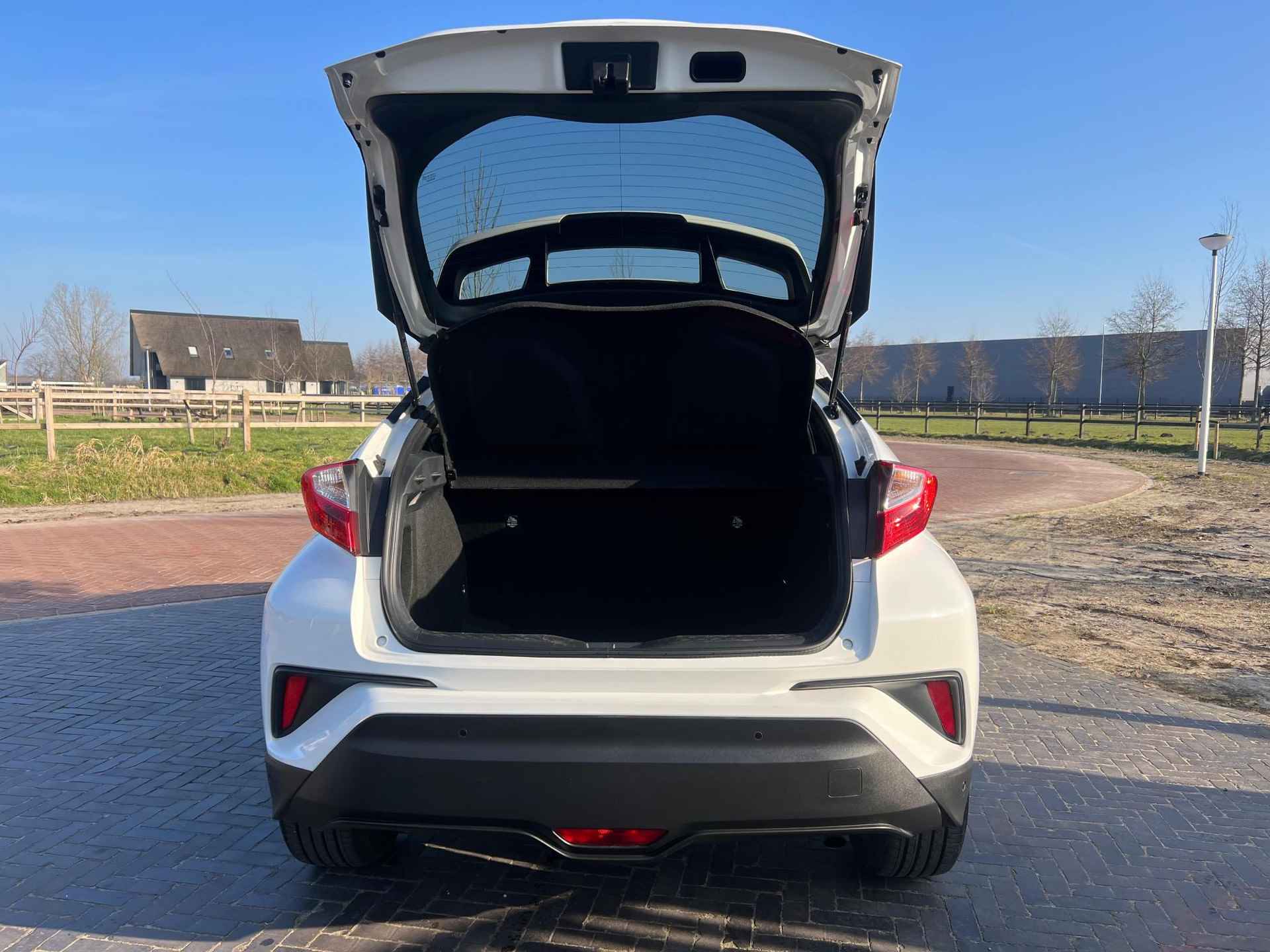 Toyota C-HR 1.8 Hybrid Executive | Navigatie | Camera | Stoelverwarming | NL-Auto | - 18/48