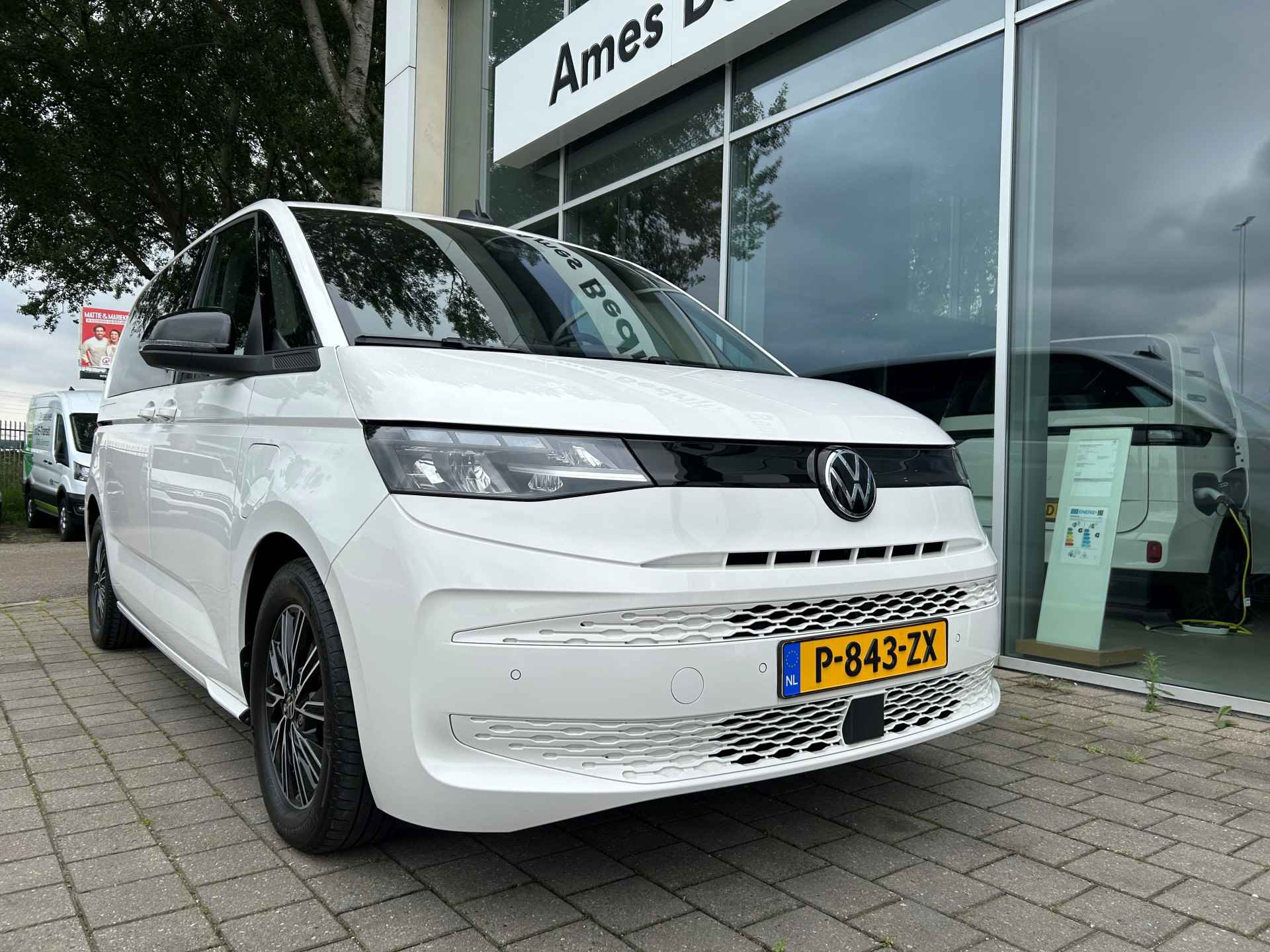 Volkswagen Multivan 1.4 eHybrid L1 218PK 6-zits | prijs incl. btw/bpm | Navigatie | Side assist | Camera | lichtmetaal | Marge - 3/15