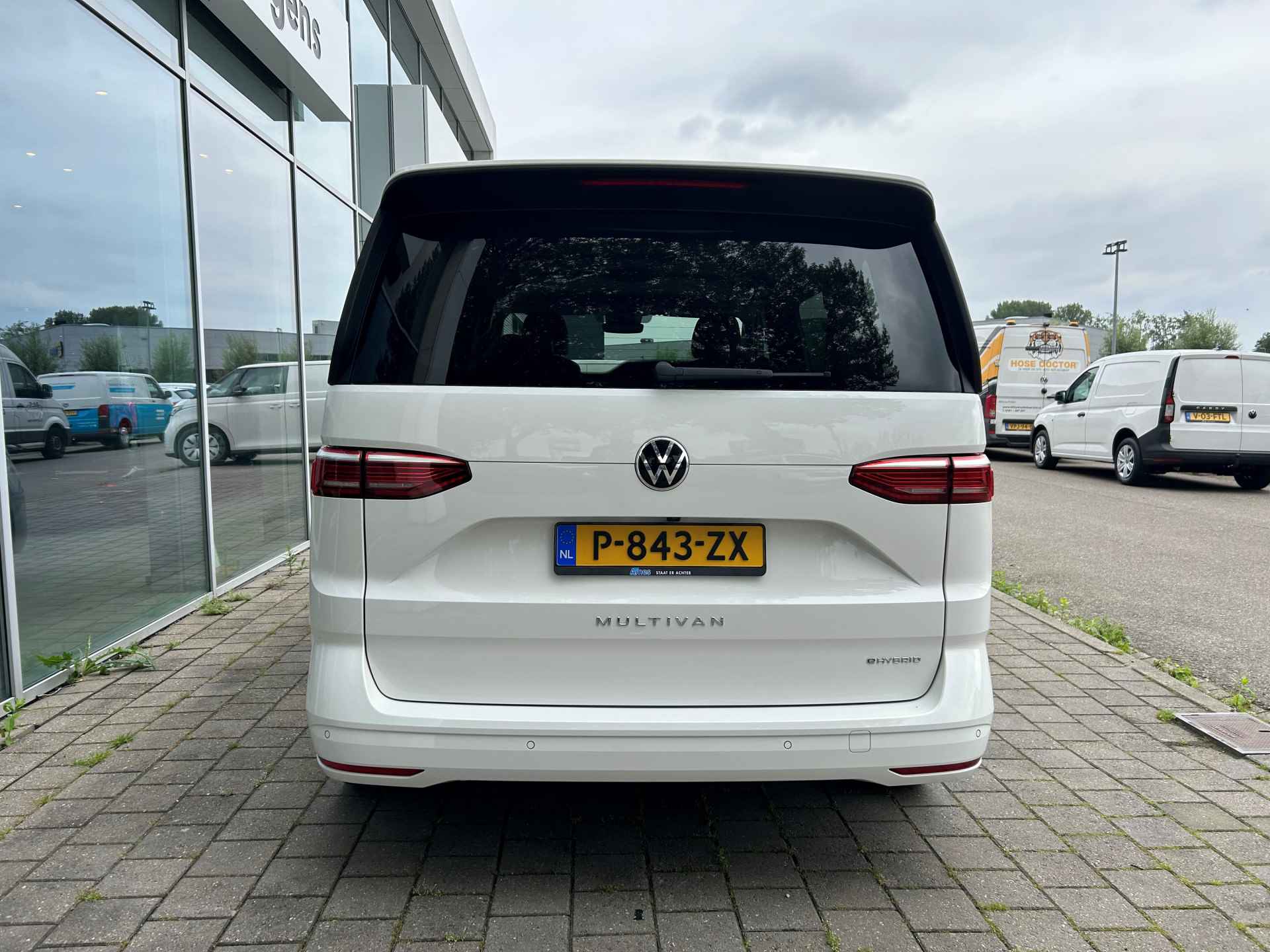 Volkswagen Multivan 1.4 eHybrid L1 218PK 6-zits | prijs incl. btw/bpm | Navigatie | Side assist | Camera | lichtmetaal | Marge - 5/15