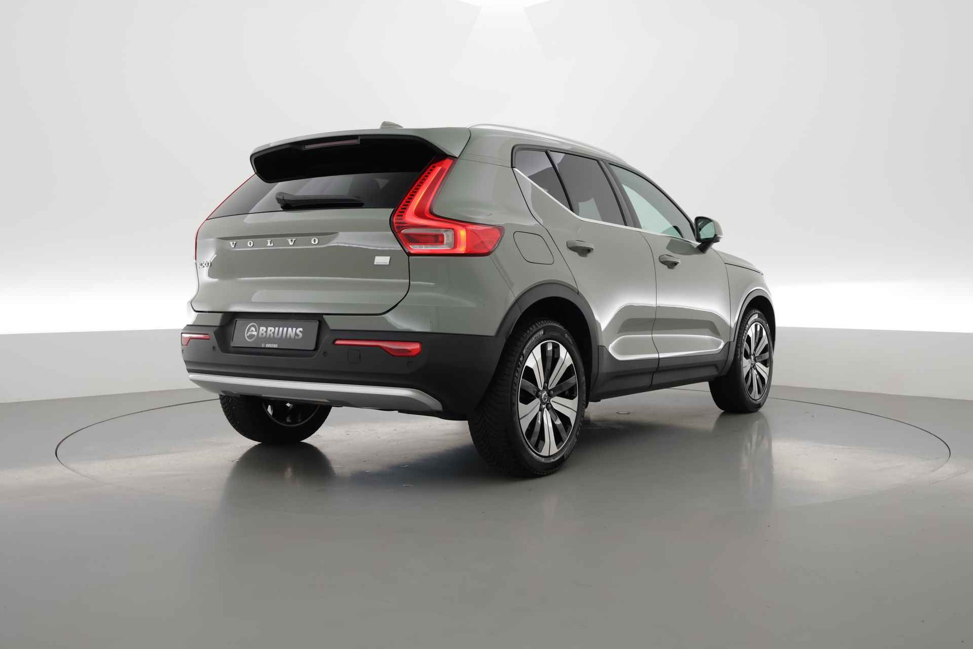 Volvo XC40 1.5 T4 Recharge Core | Facelift | Adapt. Cruise | PDC V+A | Camera | Stoel-stuurver. | 19" | Blis | - 2/31