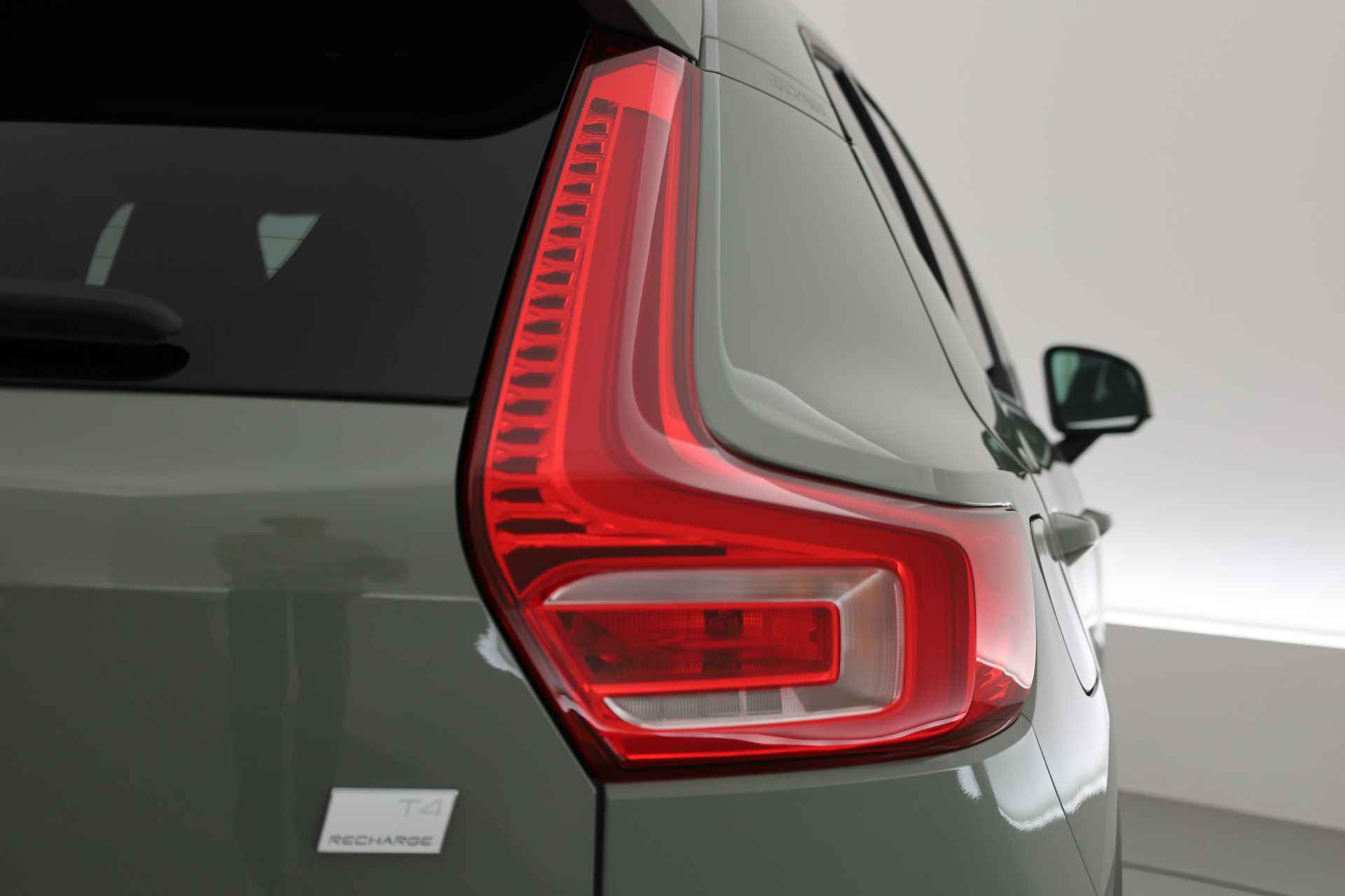 Volvo XC40 1.5 T4 Recharge Core | Facelift | Adapt. Cruise | PDC V+A | Camera | Stoel-stuurver. | 19" | Blis | - 31/31