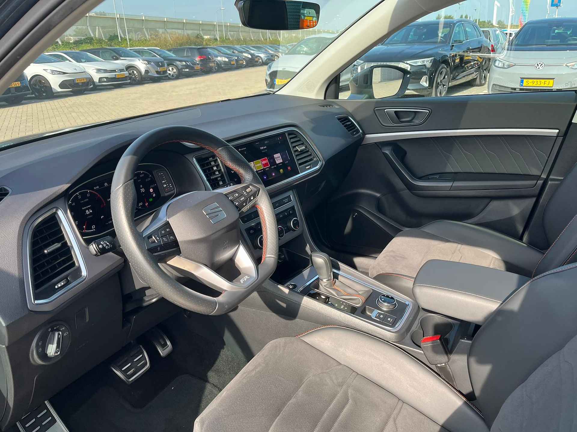 SEAT Ateca 1.5 TSI 150pk DSG FR / Panoramadak / Elek. Trekhaak / Digitale Cockpit / BEATS Audio / Elektrische Achterklep / 19" LMV / LED / Stuur & Stoelverwarming P4 - 12/41