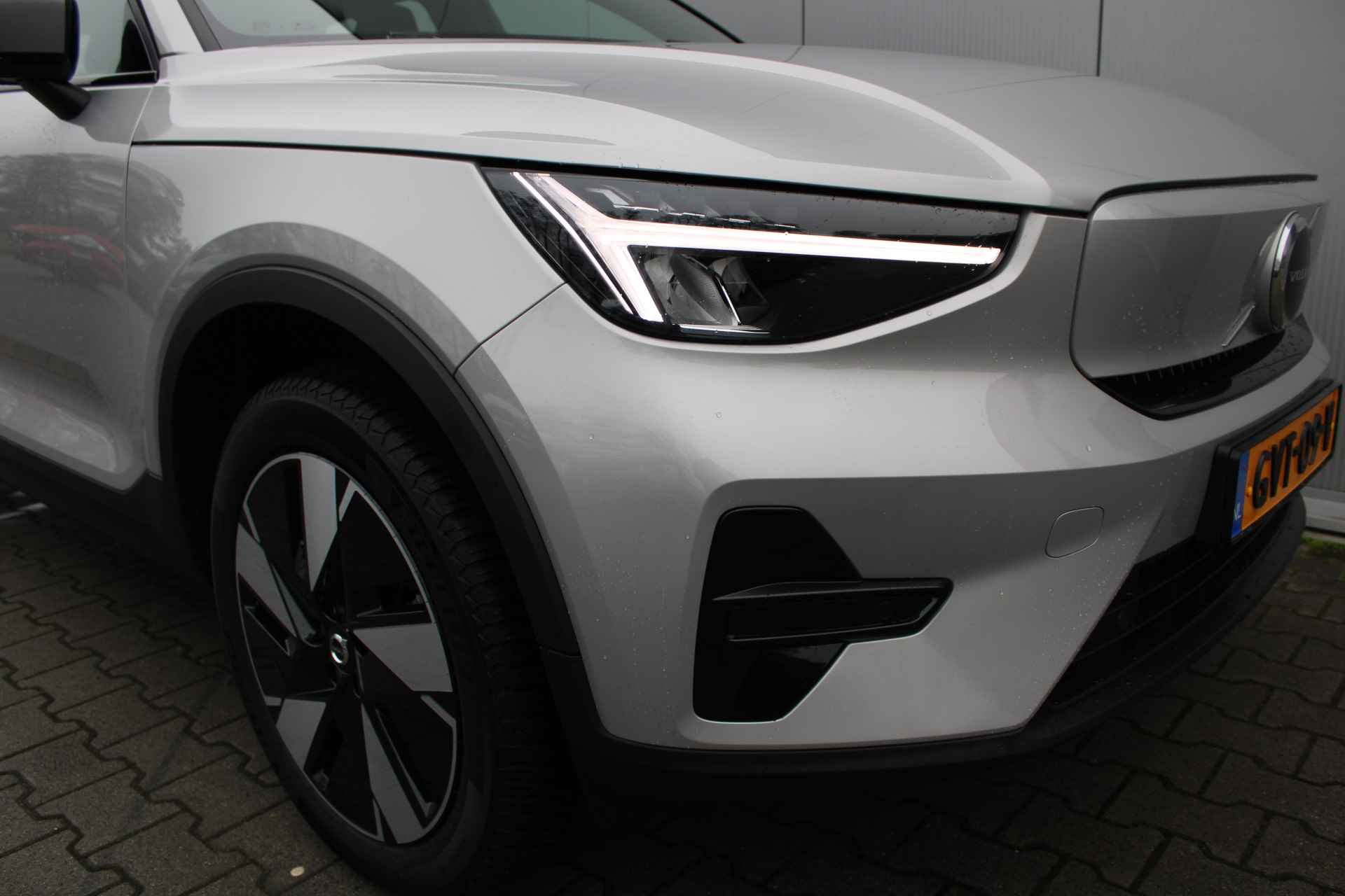 Volvo XC40 Single Motor Extended Range Plus 82 kWh | Trekhaak | Stoelverwarming | ACC - 18/33