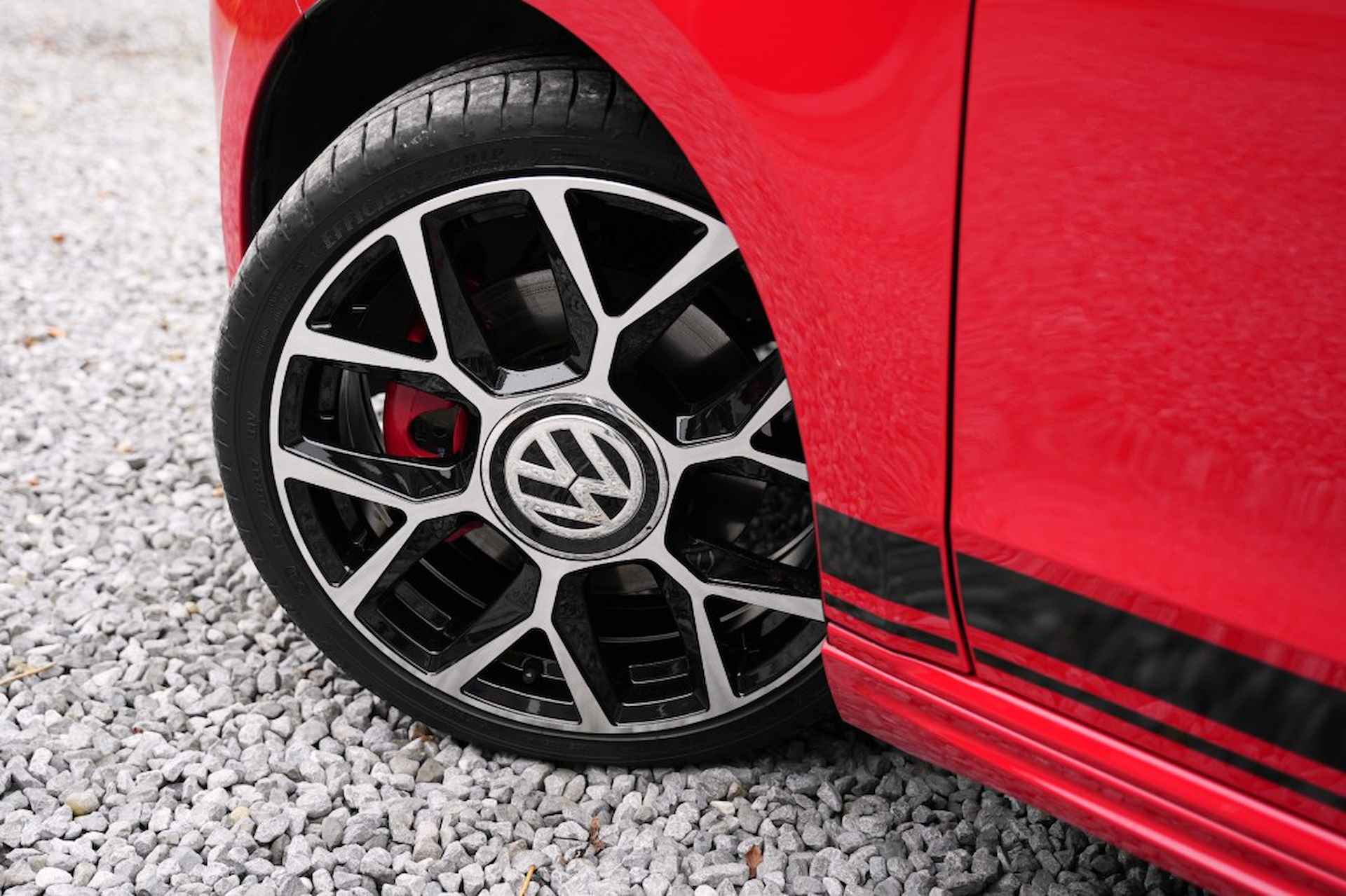 VOLKSWAGEN Up 1.0 TSI GTI - 9/39