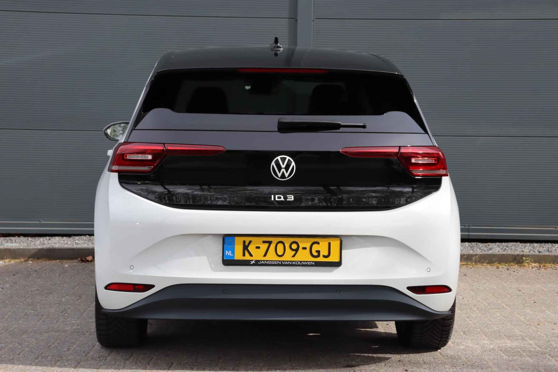 Volkswagen ID.3 First Plus 58 kWh / Stoelverwarming / IQ-Light / Camera / - 5/34