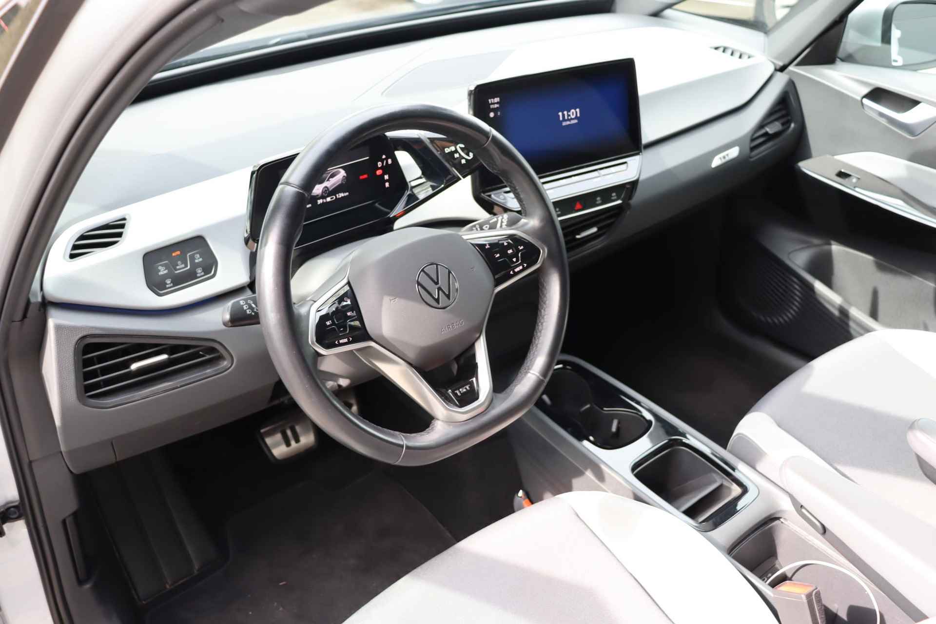 Volkswagen ID.3 First Plus 58 kWh / Stoelverwarming / IQ-Light / Camera / - 11/34