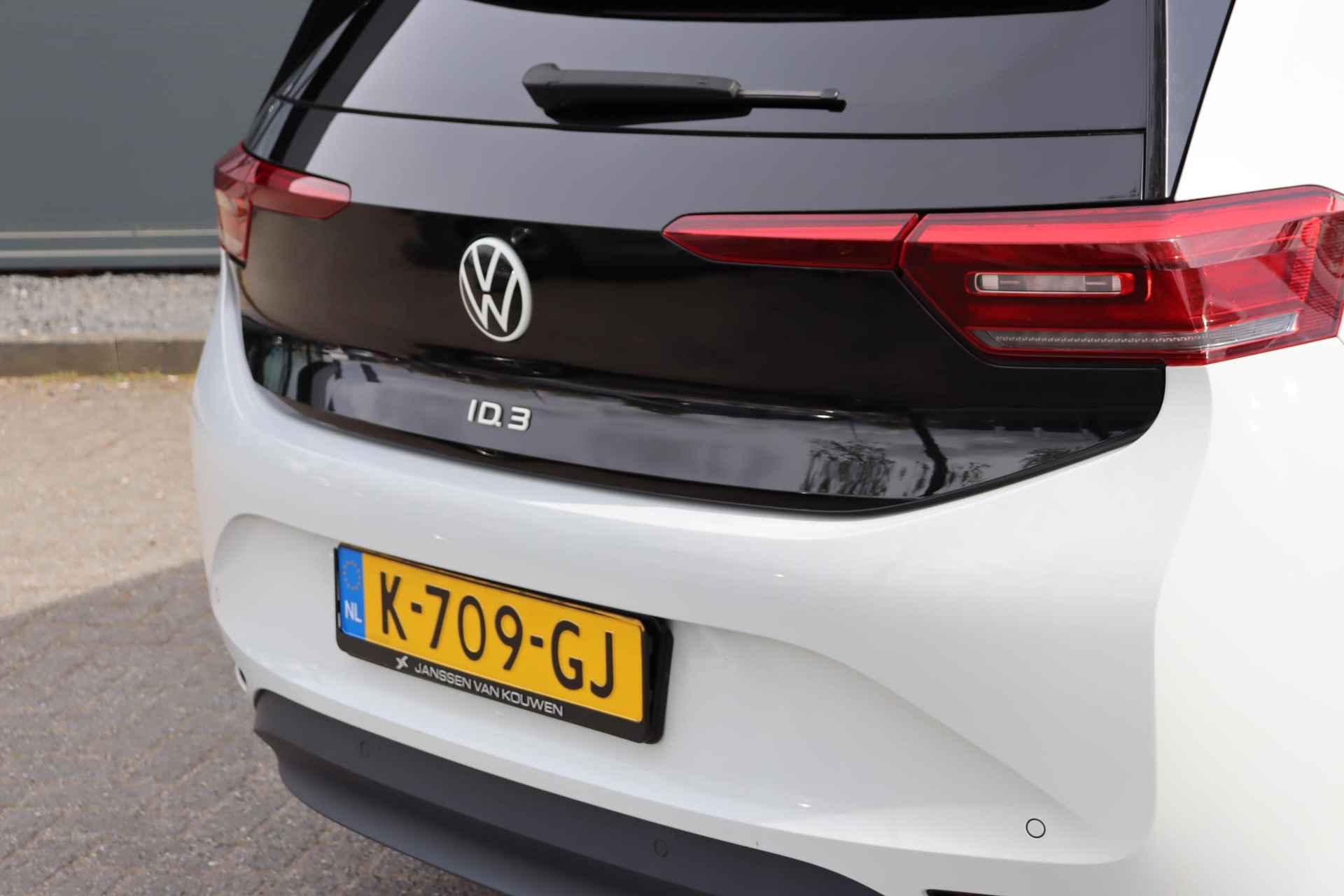Volkswagen ID.3 First Plus 58 kWh / Stoelverwarming / IQ-Light / Camera / - 29/34