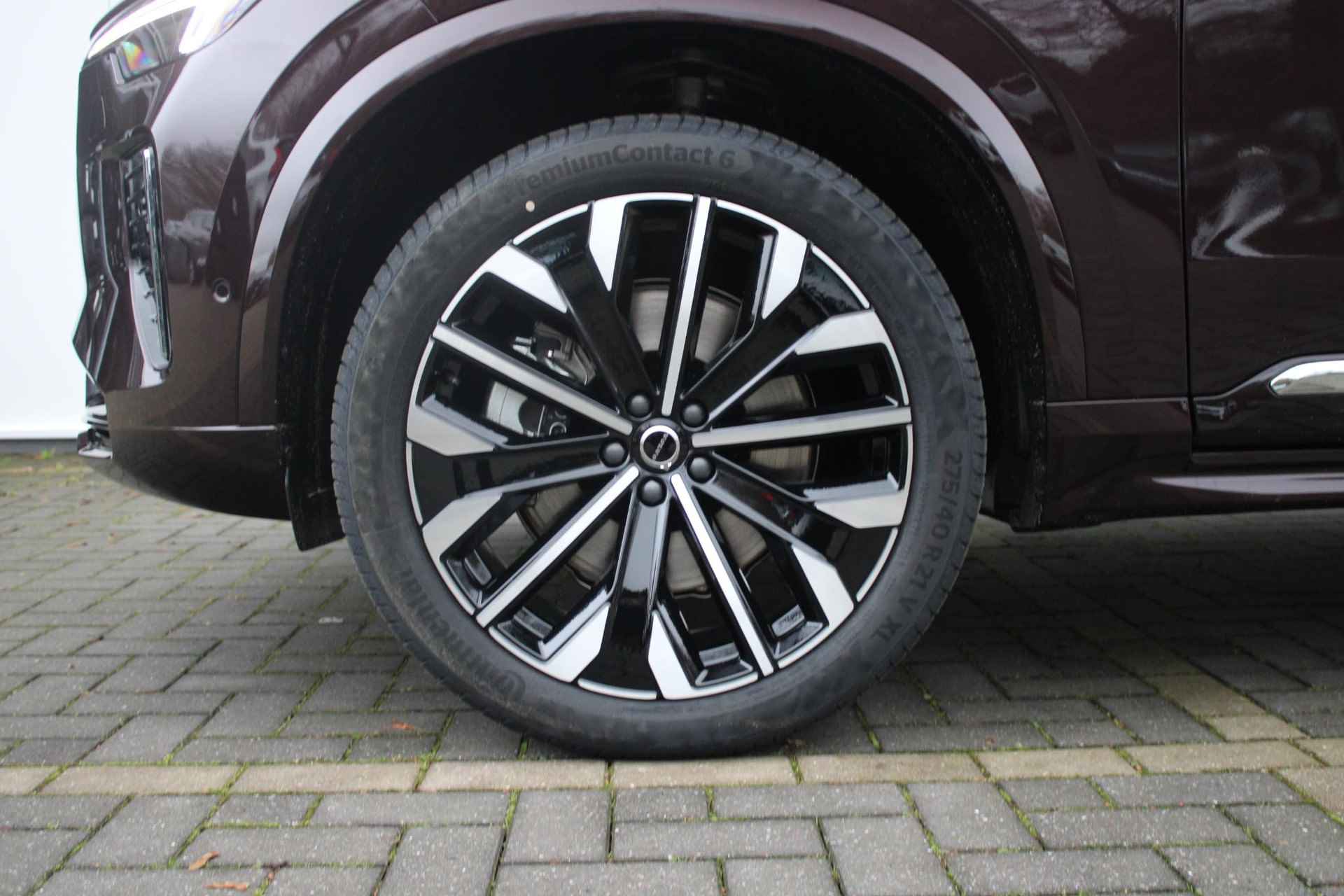 Volvo XC90 T8 455PK AUT8 Plug-in hybrid AWD Ultra Bright * Nieuw model * Luchtvering, Adaptieve Cruise Control met Pilot Assist, Premium audio by Bowers & Wilkins, Elektrisch bedienbaar panoramisch schuif/-kanteldak, Elektrische voorstoelen met geheugen en massagefunctie, Verwarmbare voorstoelen + stuurwiel, Geventileerde voorstoelen, 360 Parkeercamera, Park Assist voor + achter, 4-Zone Climate Control, Head-Up Display, 21'' Lichtmetalen wielen - 6/46