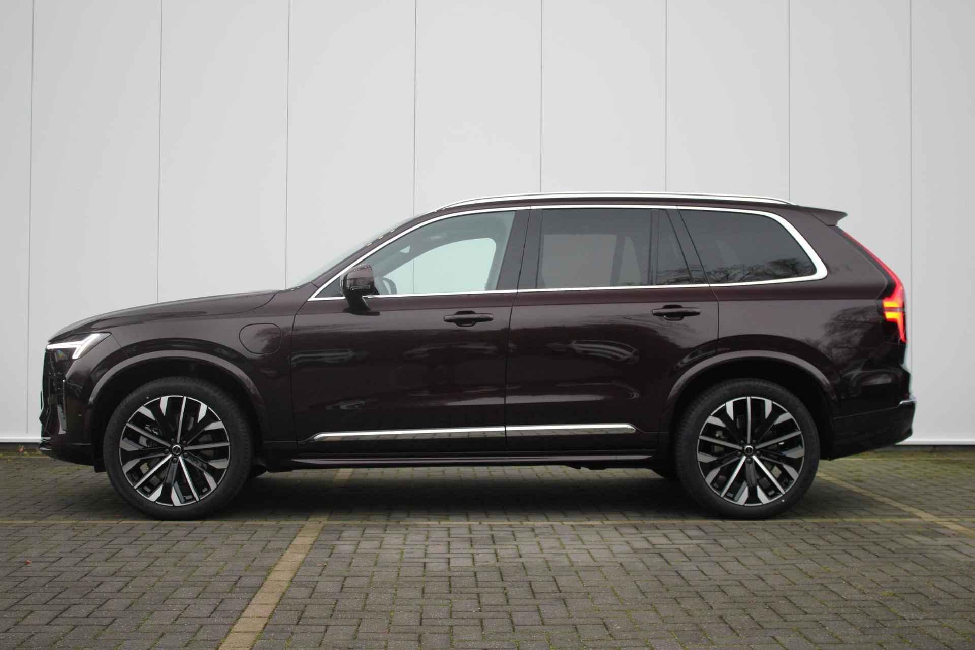 Volvo XC90 T8 455PK AUT8 Plug-in hybrid AWD Ultra Bright * Nieuw model * Luchtvering, Adaptieve Cruise Control met Pilot Assist, Premium audio by Bowers & Wilkins, Elektrisch bedienbaar panoramisch schuif/-kanteldak, Elektrische voorstoelen met geheugen en massagefunctie, Verwarmbare voorstoelen + stuurwiel, Geventileerde voorstoelen, 360 Parkeercamera, Park Assist voor + achter, 4-Zone Climate Control, Head-Up Display, 21'' Lichtmetalen wielen - 7/46