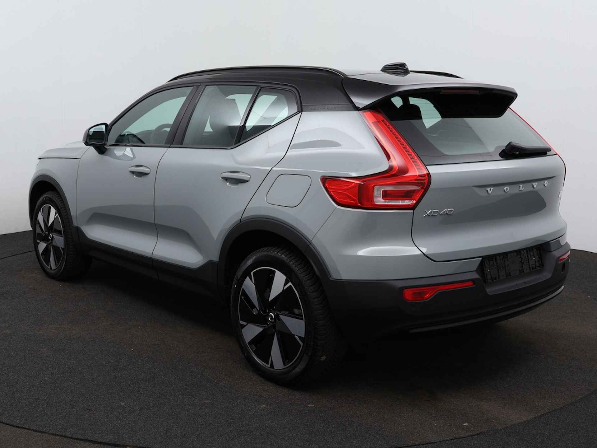 Volvo XC40 Extended Core Extended Range 82 kWh | Volvo EV subsidie € 2.950, - 3/26