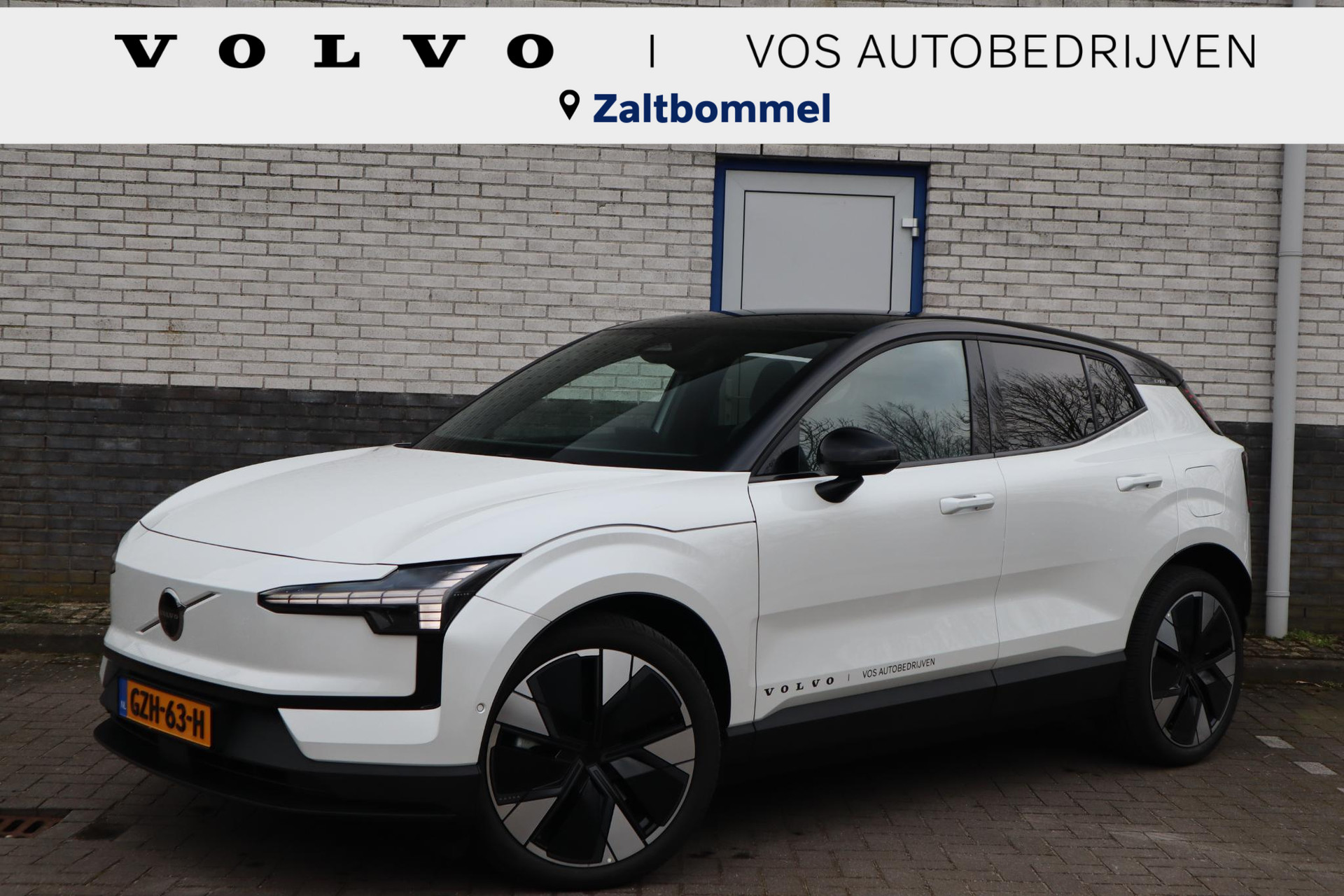 Volvo EX30 Twin Motor Performance Ultra 69 kWh | Stoel + stuurverwarming | Panorama | 20"