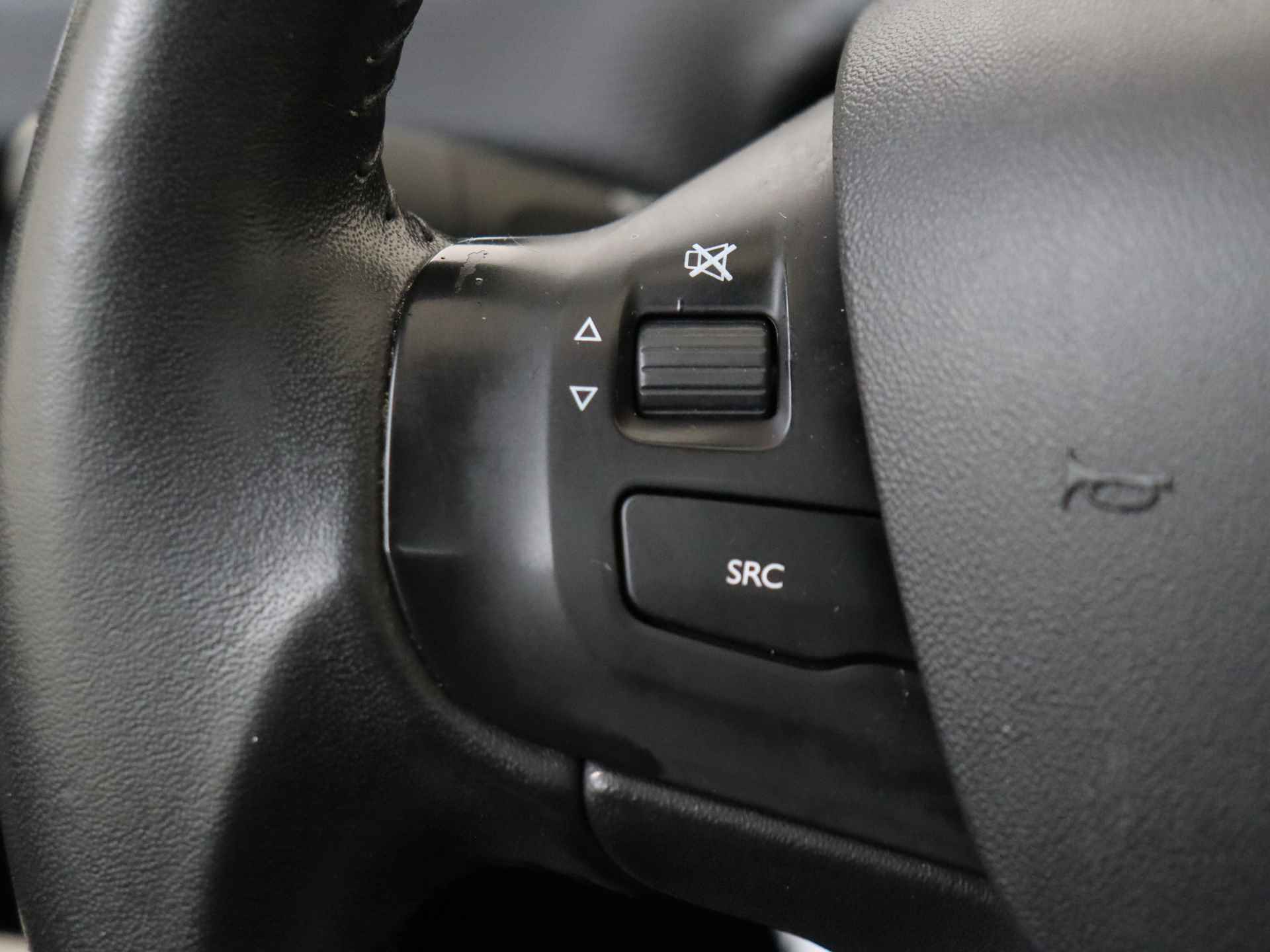 Peugeot 208 Style | Climate Control | Panoramadak | Parkeerhulp Achter - 22/41