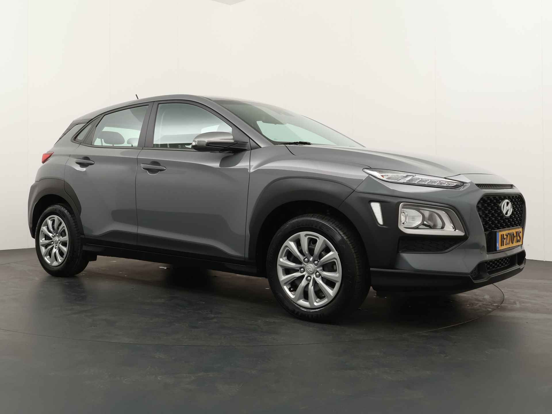 Hyundai KONA 1.0 T-GDI i-Drive 120PK - Airco - Trekhaak - Bluetooth - Cruise control - 12 maanden Bovag garantie - 11/39