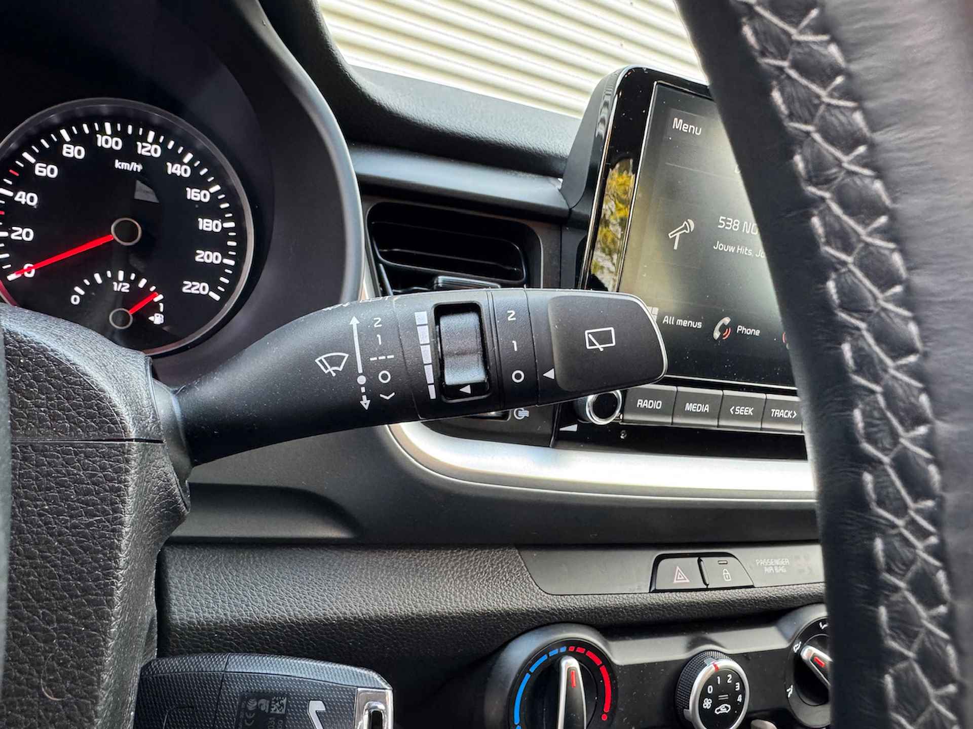 KIA Stonic 1.0 T-GDi 120pk DCT7 DynamicLine | Apple Carplay / Android Auto | Airco | Camera | - 18/40