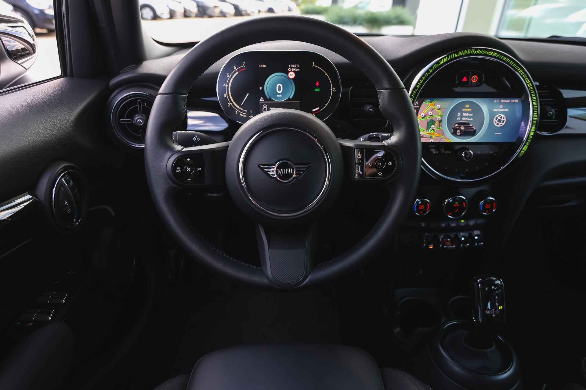 MINI Hatchback Cooper Classic Camden Automaat / Sportstoelen / LED / Cruise Control / PDC achter / Navigatie / Driving Assistant - 4/32