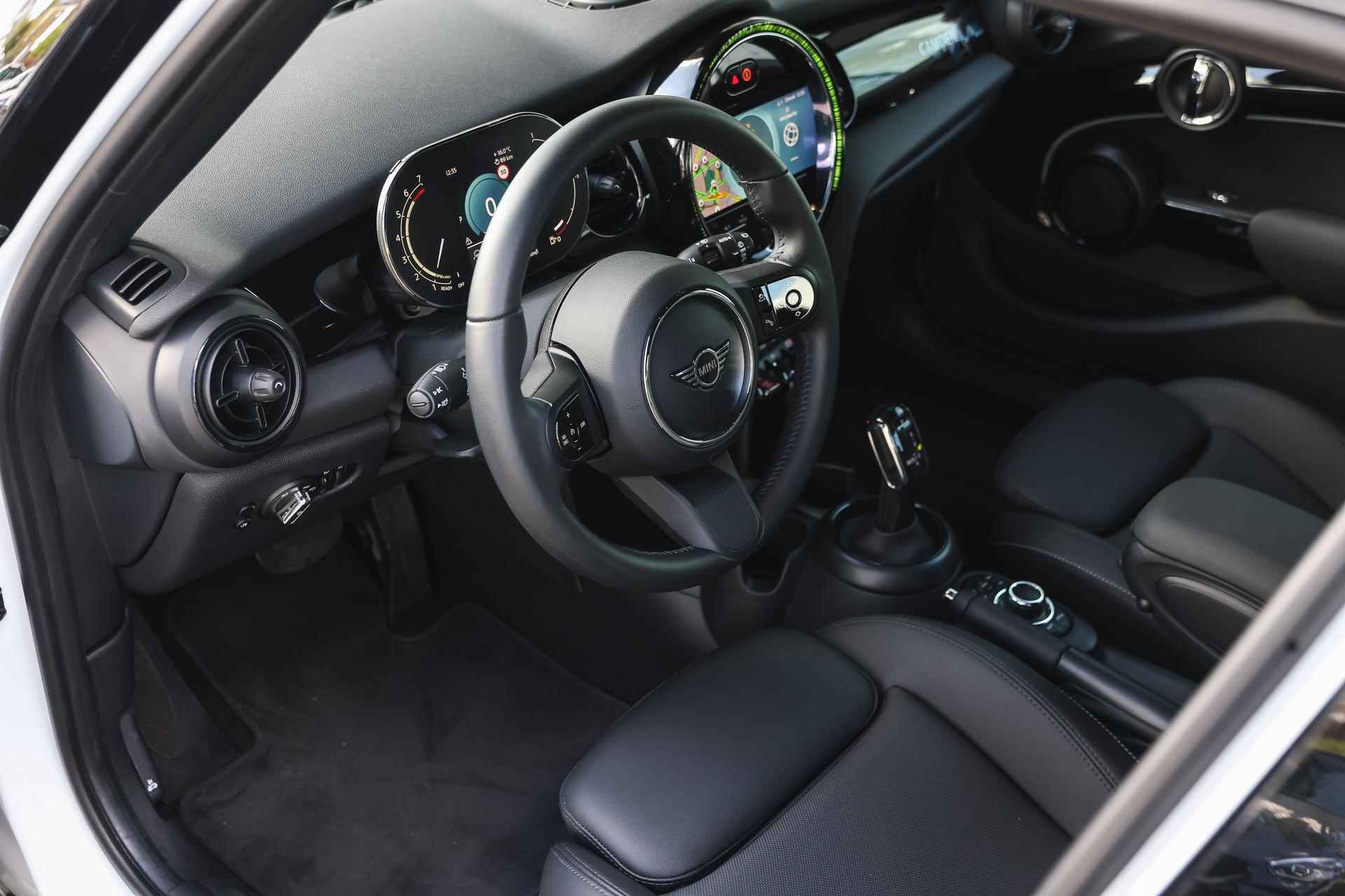 MINI Hatchback Cooper Classic Camden Automaat / Sportstoelen / LED / Cruise Control / PDC achter / Navigatie / Driving Assistant - 10/32