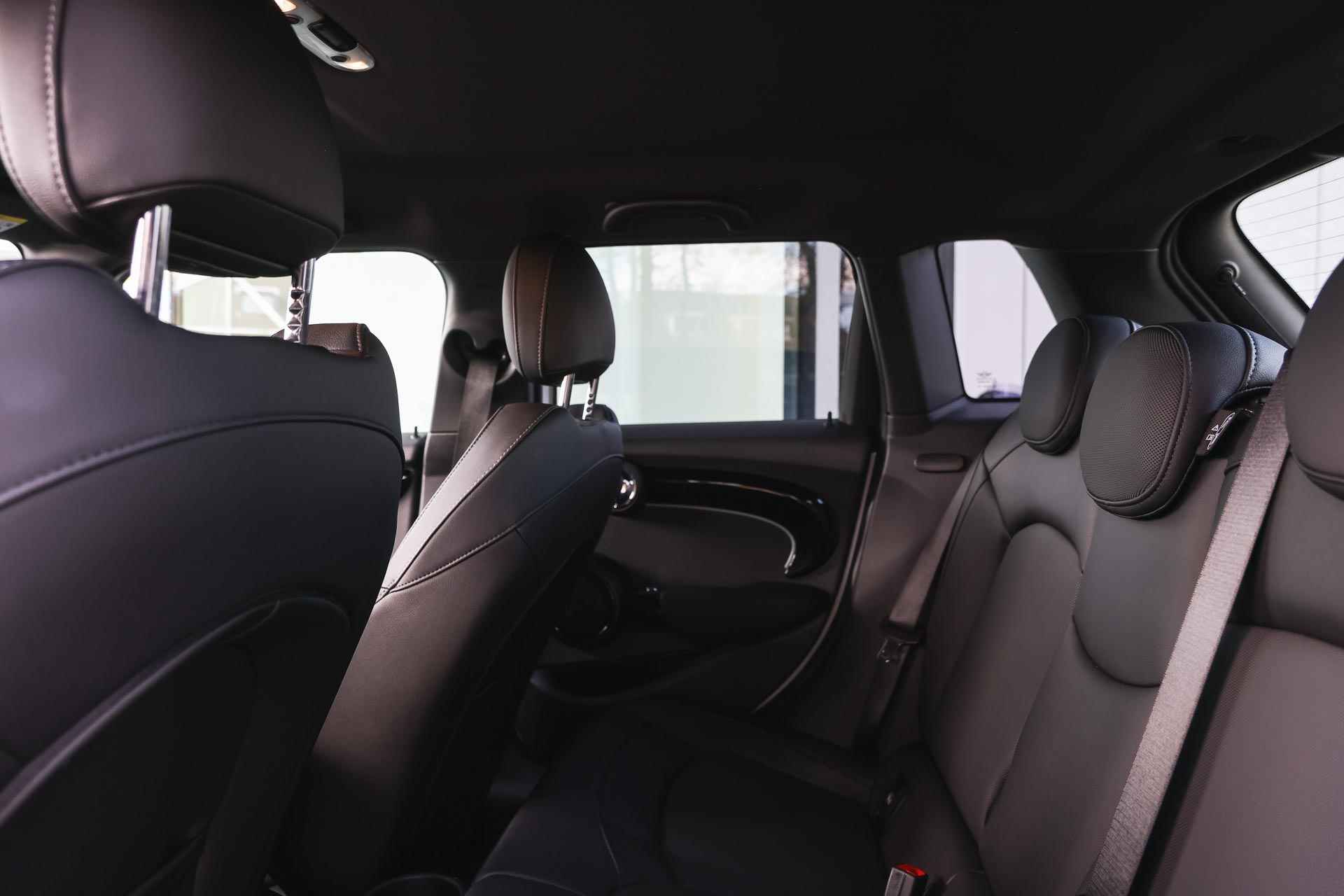 MINI Hatchback Cooper Classic Camden Automaat / Sportstoelen / LED / Cruise Control / PDC achter / Navigatie / Driving Assistant - 12/32