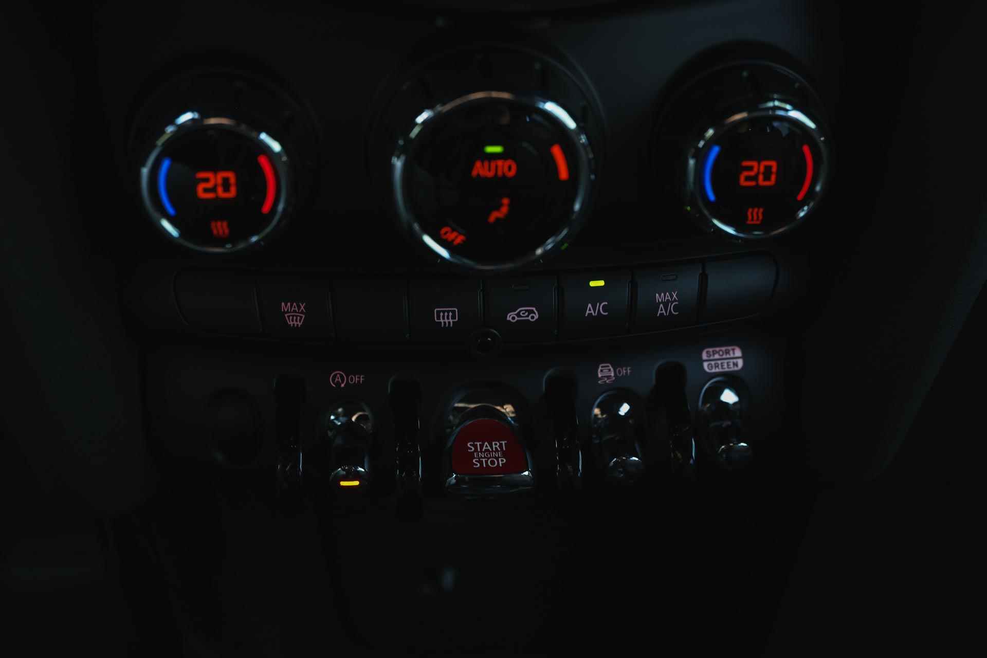MINI Hatchback Cooper Classic Camden Automaat / Sportstoelen / LED / Cruise Control / PDC achter / Navigatie / Driving Assistant - 17/32