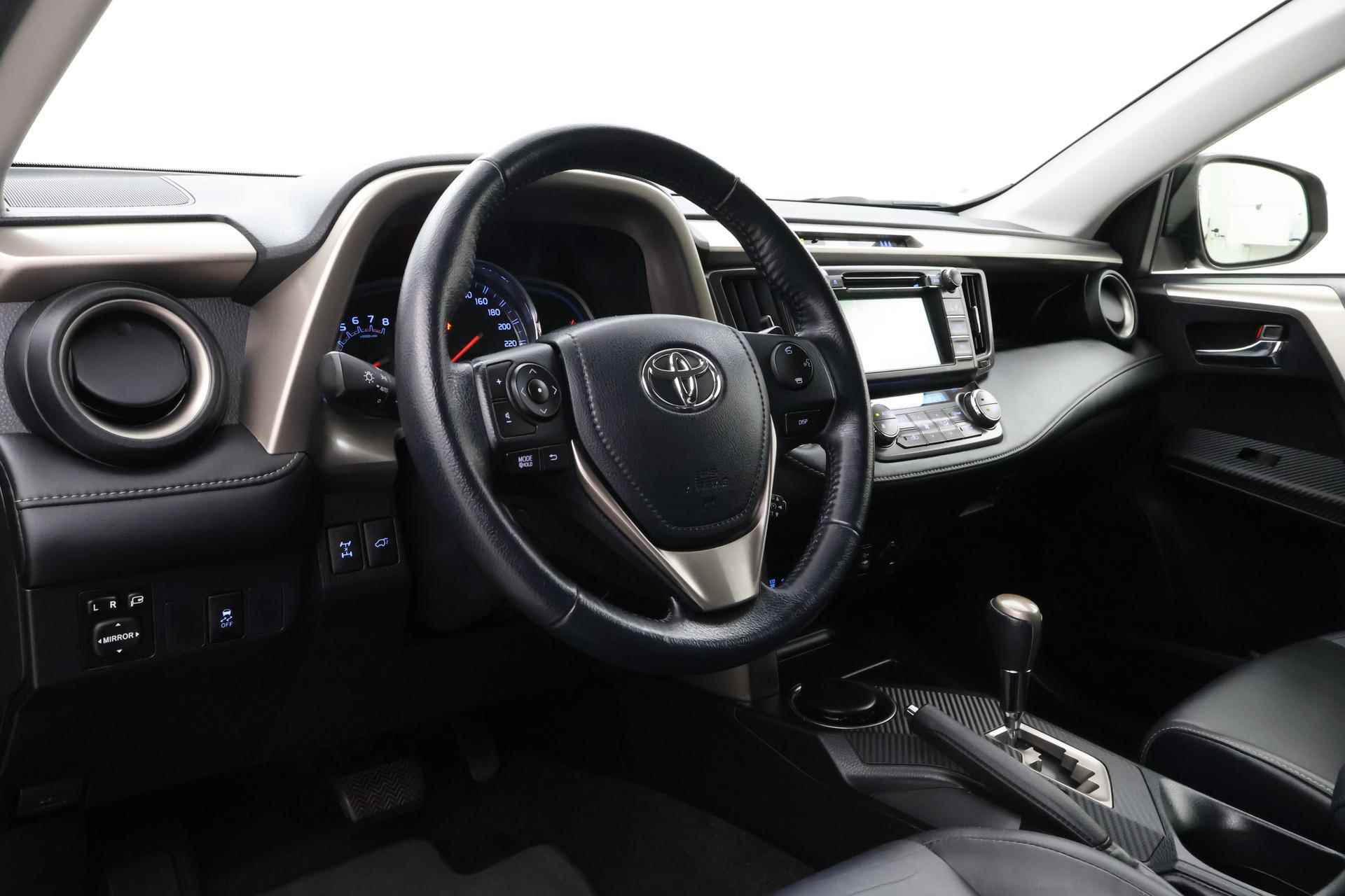 Toyota RAV4 2.0 VVT-i 4WD Executive | Trekhaak | Navigatie - 2/41