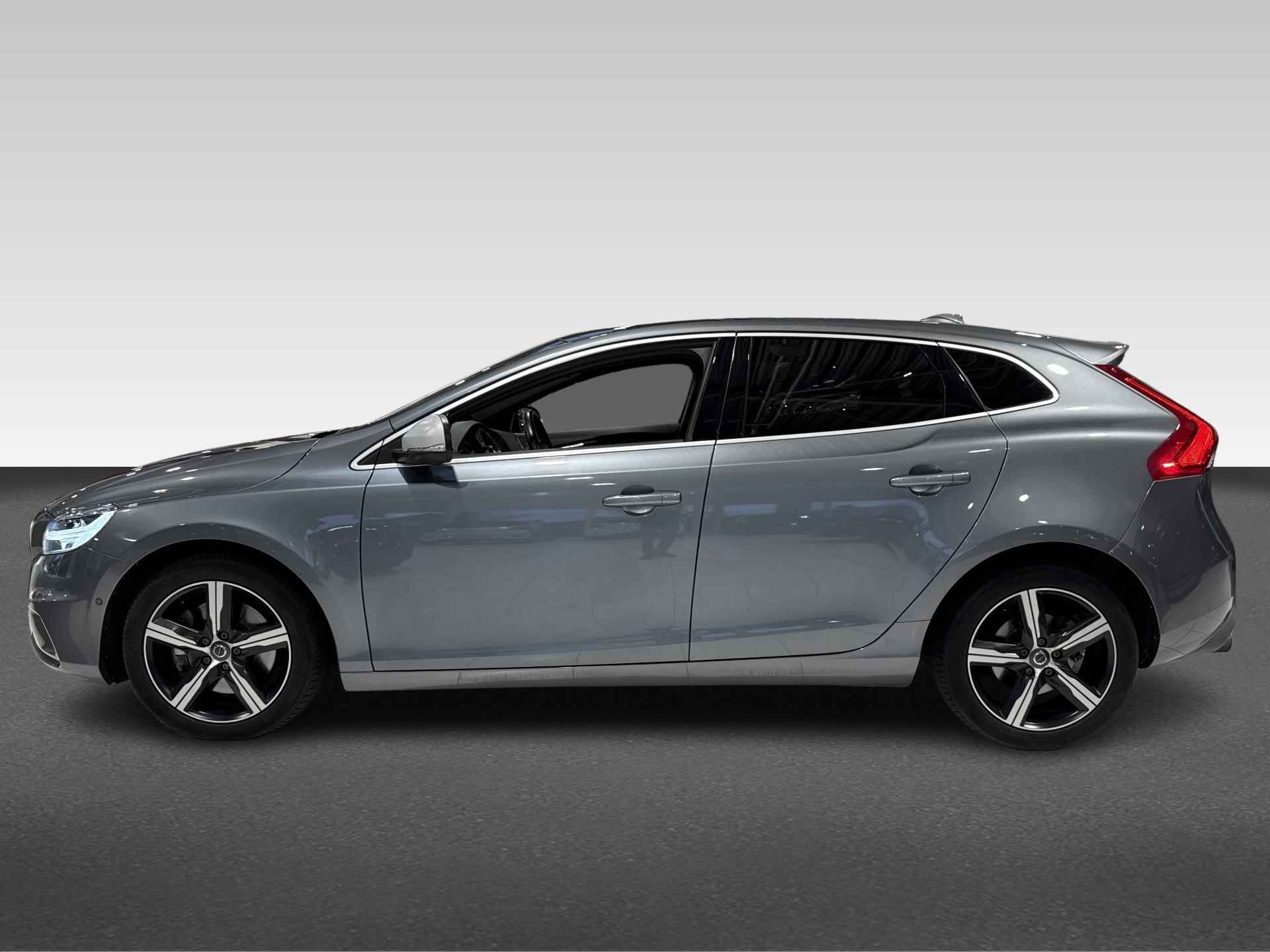 Volvo V40 2.0 T4 Business Sport | AUTOMAAT | Trekhaak - 2/24