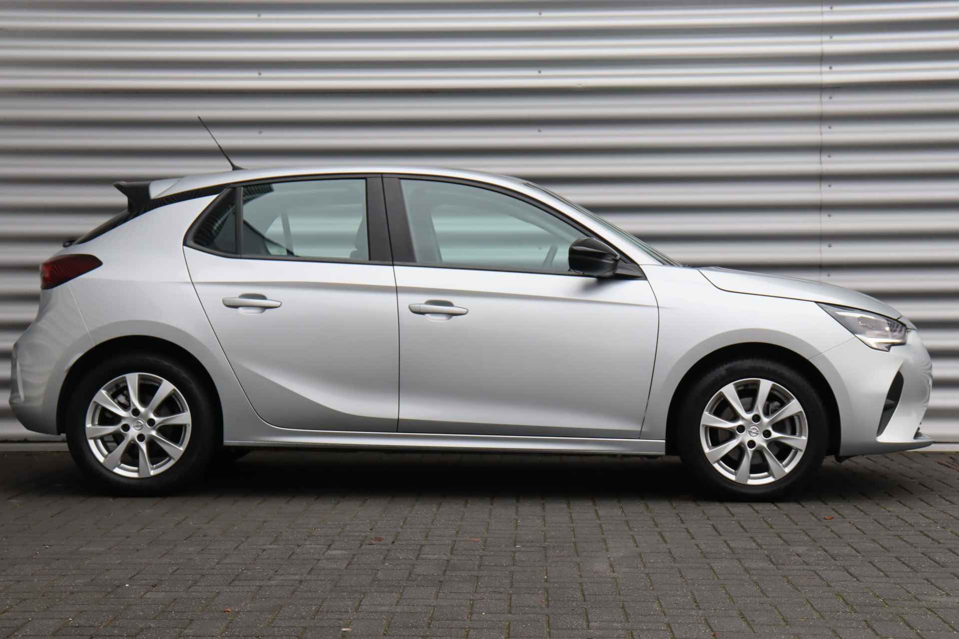 Opel Corsa 1.2 TURBO 100PK 5-DRS EDITION+ AUTOMAAT / NAVI / AIRCO / LED / PDC / 16" LMV / BLUETOOTH / CRUISECONTROL / 1E EIGENAAR / NIEUWST - 3/32