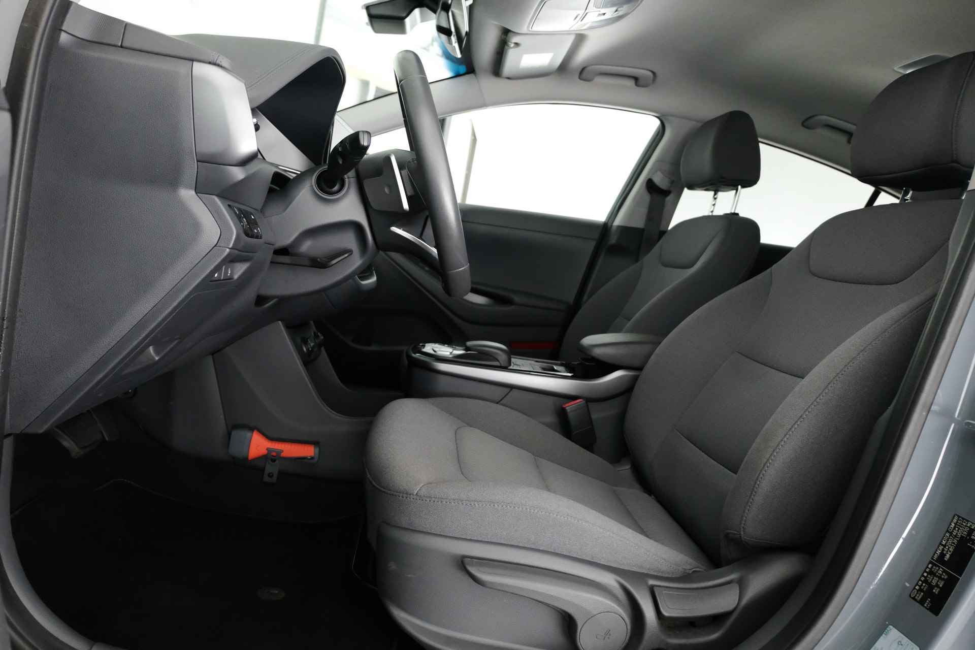 Hyundai IONIQ Comfort EV 38 kWh / CAMERA / CARPLAY / ADAP. CRUISE / CLIMA / STOELVERW. / - 6/29