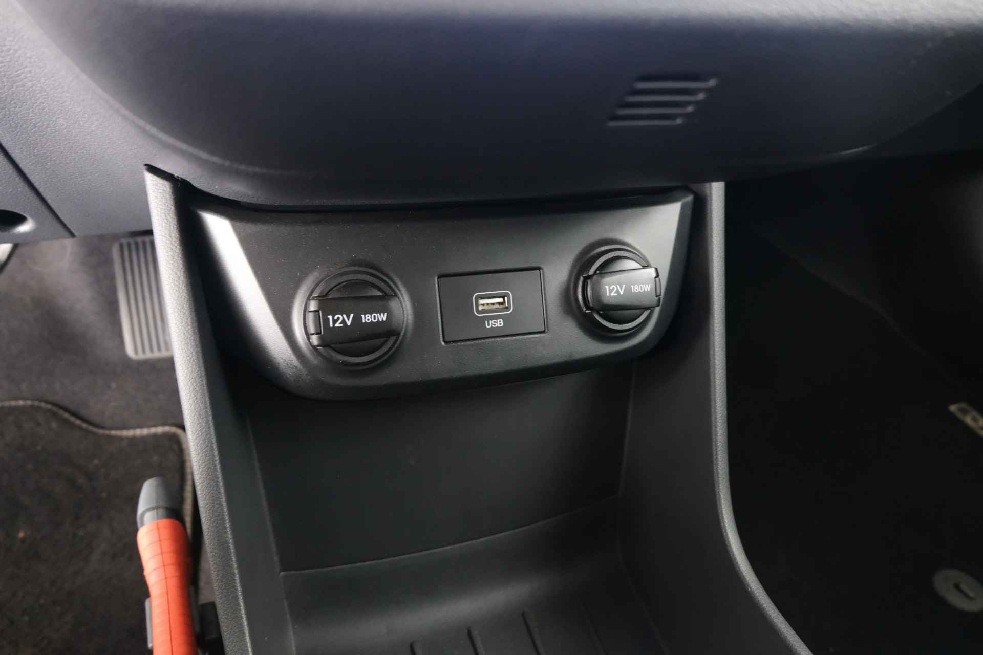 Hyundai IONIQ Comfort EV 38 kWh / CAMERA / CARPLAY / ADAP. CRUISE / CLIMA / STOELVERW. / - 10/29