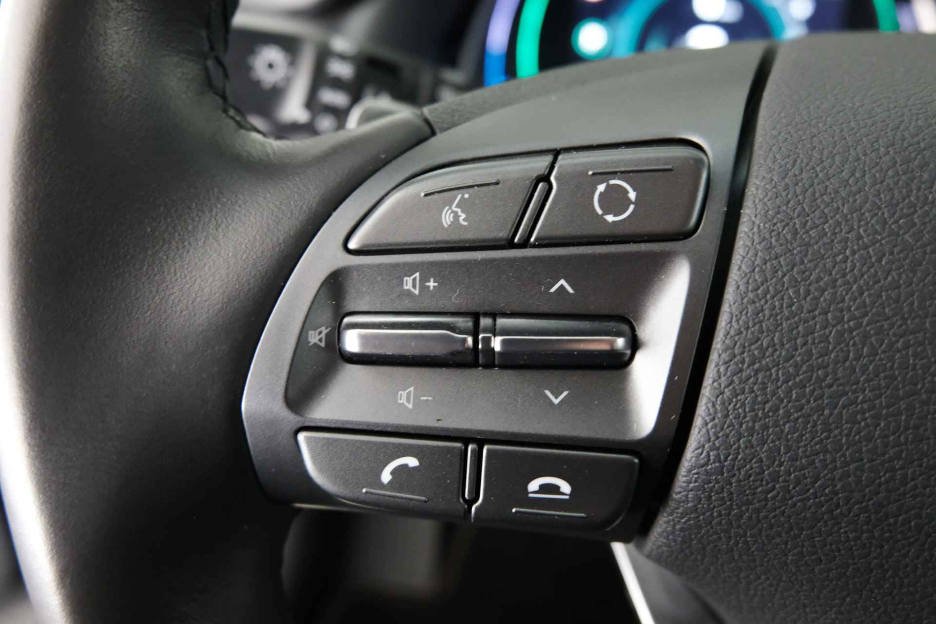 Hyundai IONIQ Comfort EV 38 kWh / CAMERA / CARPLAY / ADAP. CRUISE / CLIMA / STOELVERW. / - 17/29
