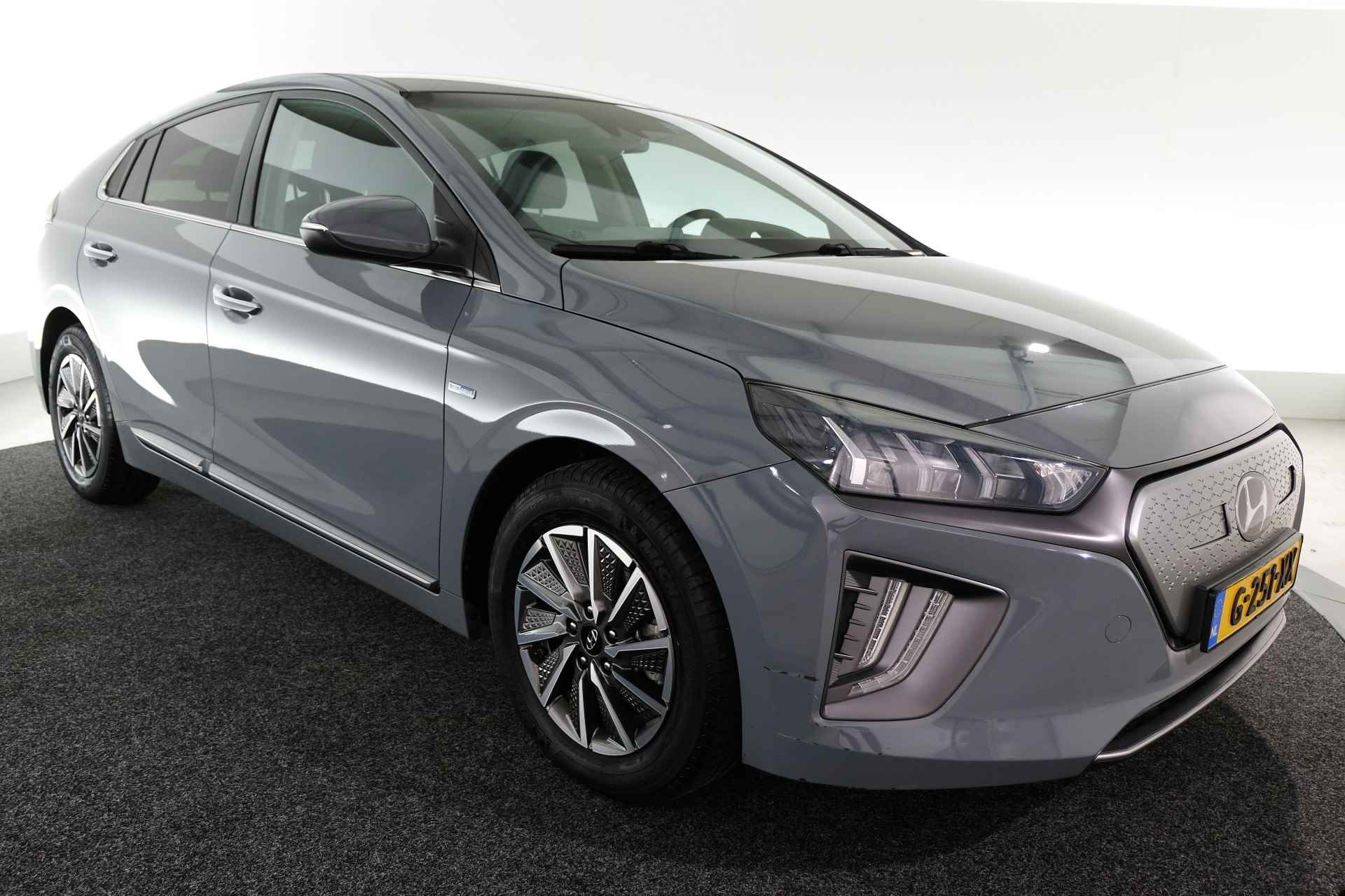 Hyundai IONIQ Comfort EV 38 kWh / CAMERA / CARPLAY / ADAP. CRUISE / CLIMA / STOELVERW. / - 26/29