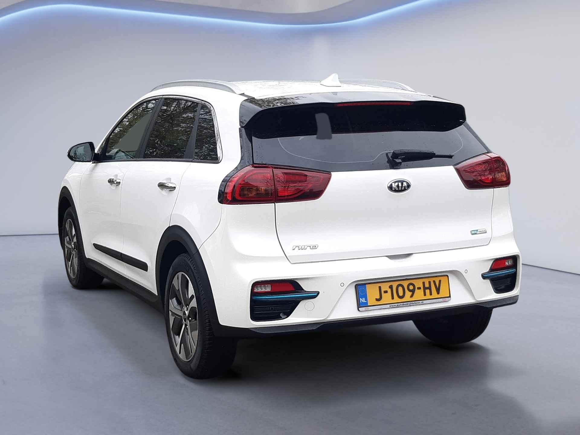 Kia e-Niro DynamicLine 64 kWh. (204 PK) 1e-Eig, Keurig-Onderh, 12-Mnd-BOVAG, NL-Auto, Half-Leer, Navigatie/Apple-Carplay/Android-Auto, Adaptive-Cruisecontrol, Keyless-Entry/Start, Parkeersensoren, Achteruitrijcamera, Stoel/Stuur-Verwarming, Licht-Zicht-Pakket, Lm-Velgen-17Inch, Privacy-Glas - 14/35