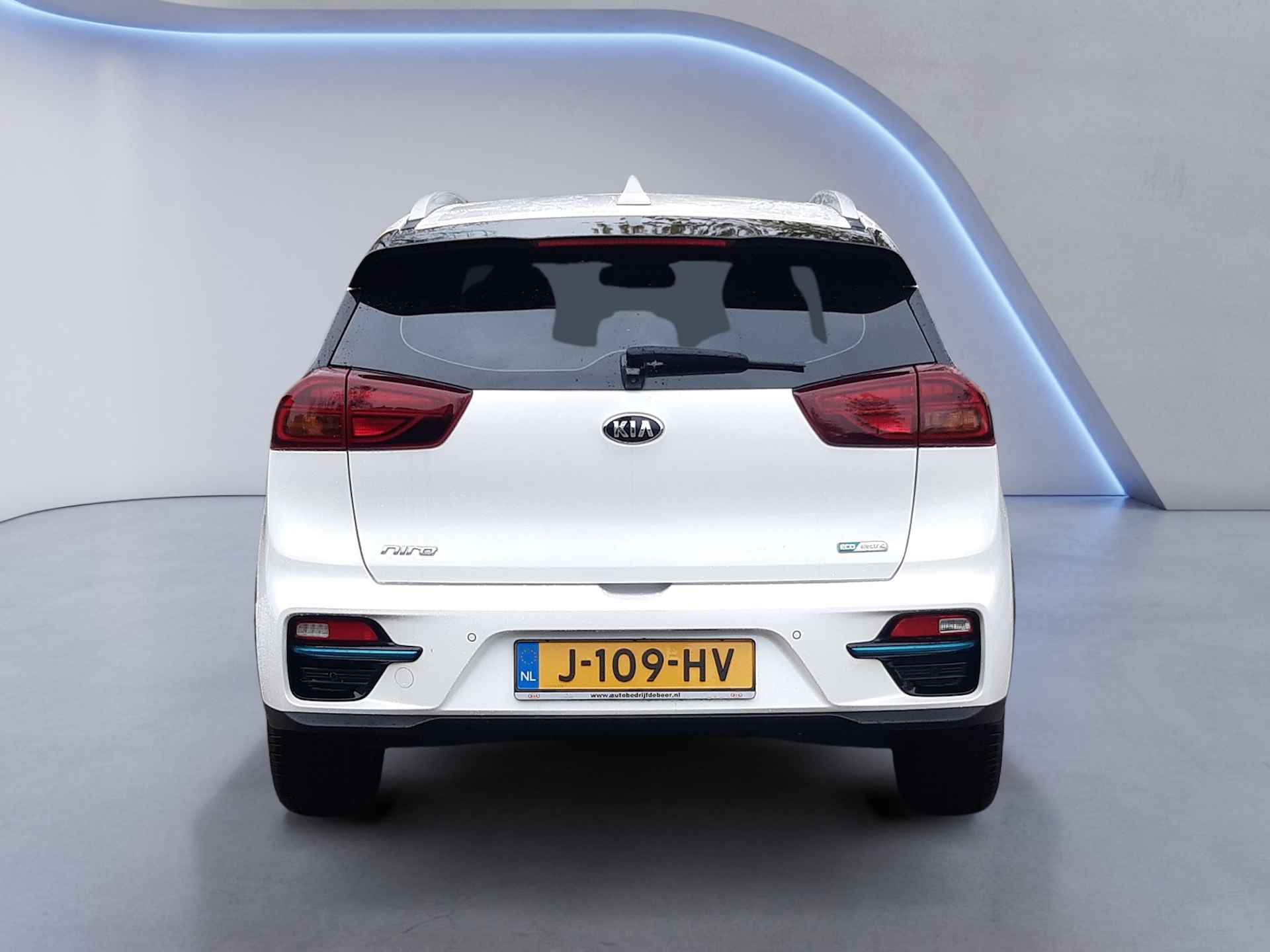 Kia e-Niro DynamicLine 64 kWh. (204 PK) 1e-Eig, Keurig-Onderh, 12-Mnd-BOVAG, NL-Auto, Half-Leer, Navigatie/Apple-Carplay/Android-Auto, Adaptive-Cruisecontrol, Keyless-Entry/Start, Parkeersensoren, Achteruitrijcamera, Stoel/Stuur-Verwarming, Licht-Zicht-Pakket, Lm-Velgen-17Inch, Privacy-Glas - 15/35