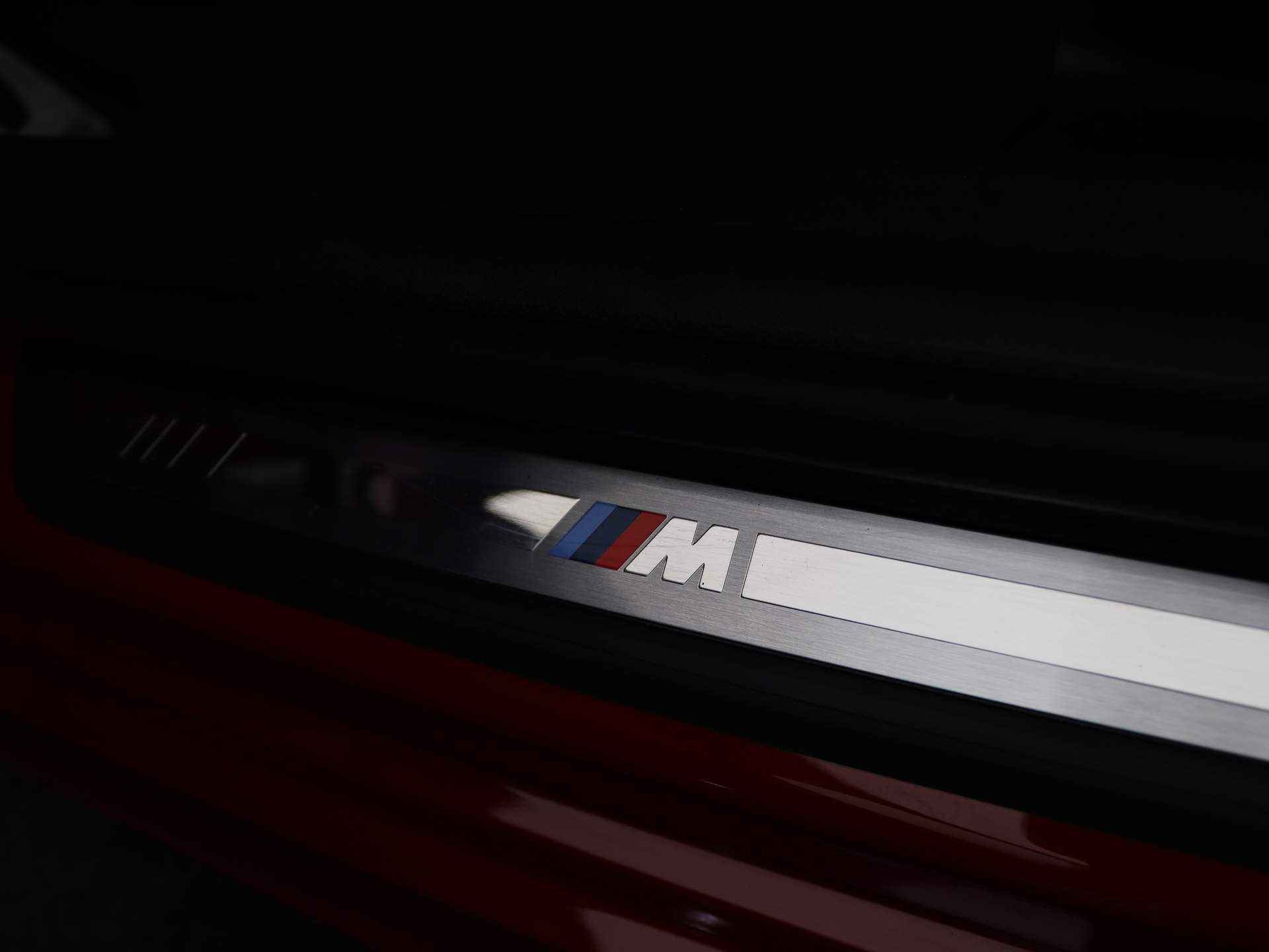 BMW 3 Serie Sedan 330e High Executive M Sportpakket / Schuifdak / Laserlight / 19'' - 13/32