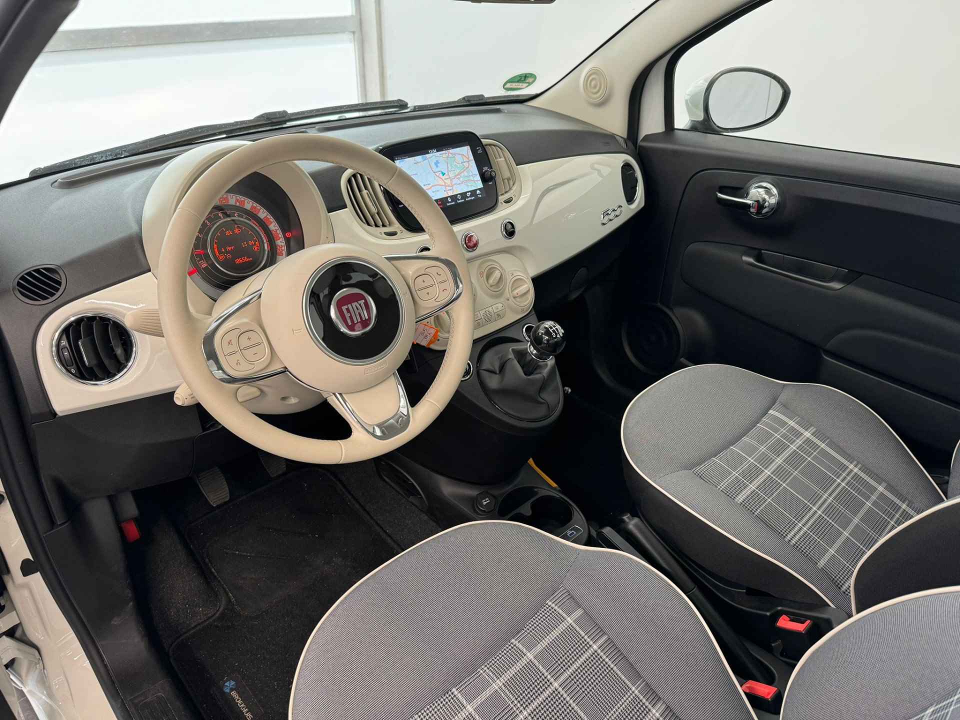 Fiat 500 1.0 Hybrid Lounge | Carplay | DAB | Airco | Navigatie | PDC achter | Cruise control | - 5/29