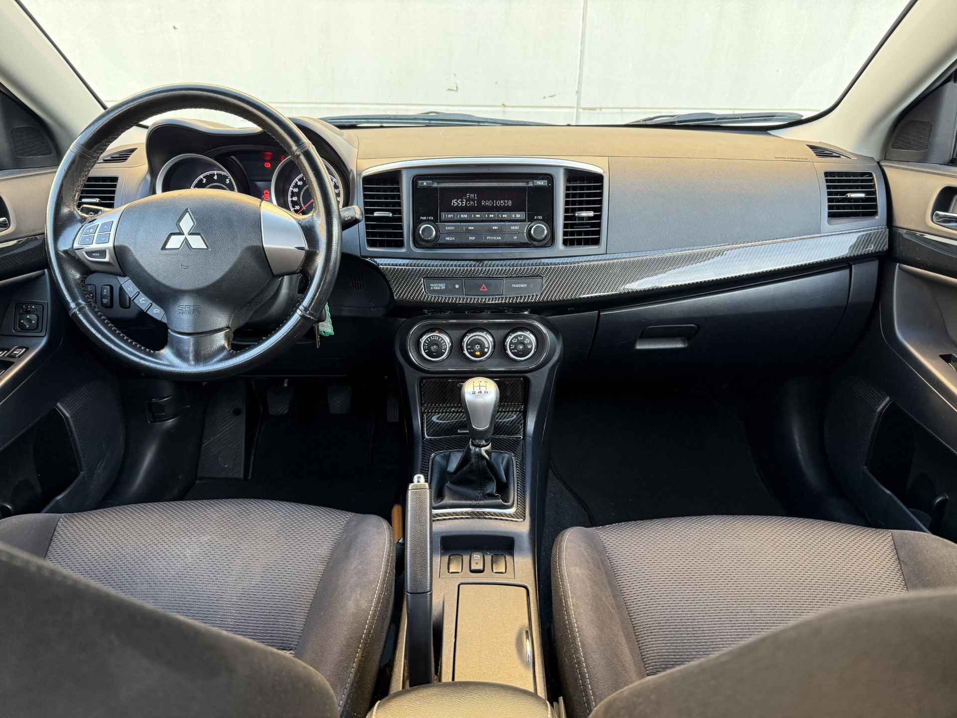 Mitsubishi Lancer Sportback 1.6 Limited Edition / Trekhaak / 18"Lichtmetalen velgen / All Season banden / Parkeersensoren / Stoelverwarming / Climate Control / - 2/22