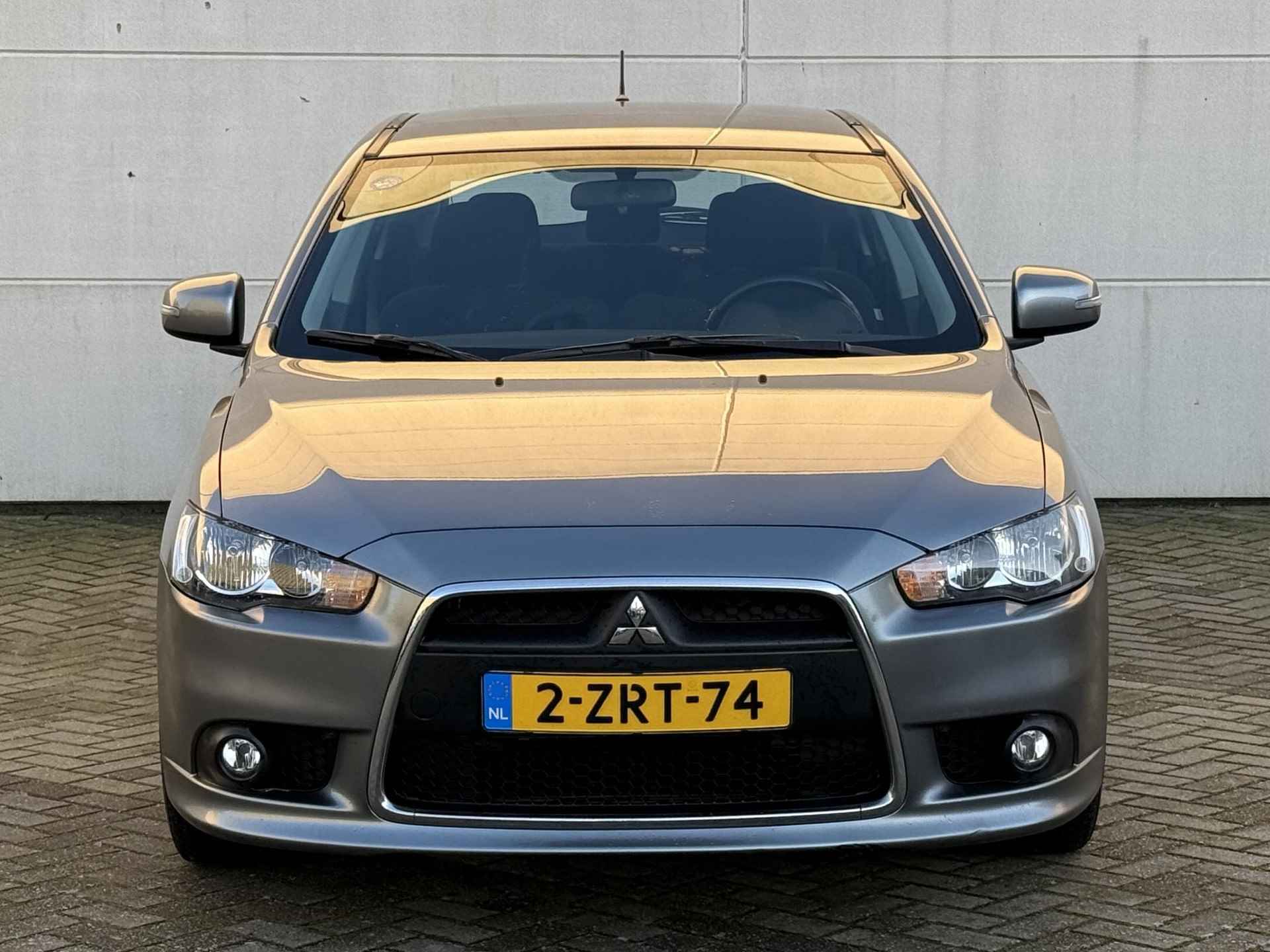 Mitsubishi Lancer Sportback 1.6 Limited Edition / Trekhaak / 18"Lichtmetalen velgen / All Season banden / Parkeersensoren / Stoelverwarming / Climate Control / - 15/22