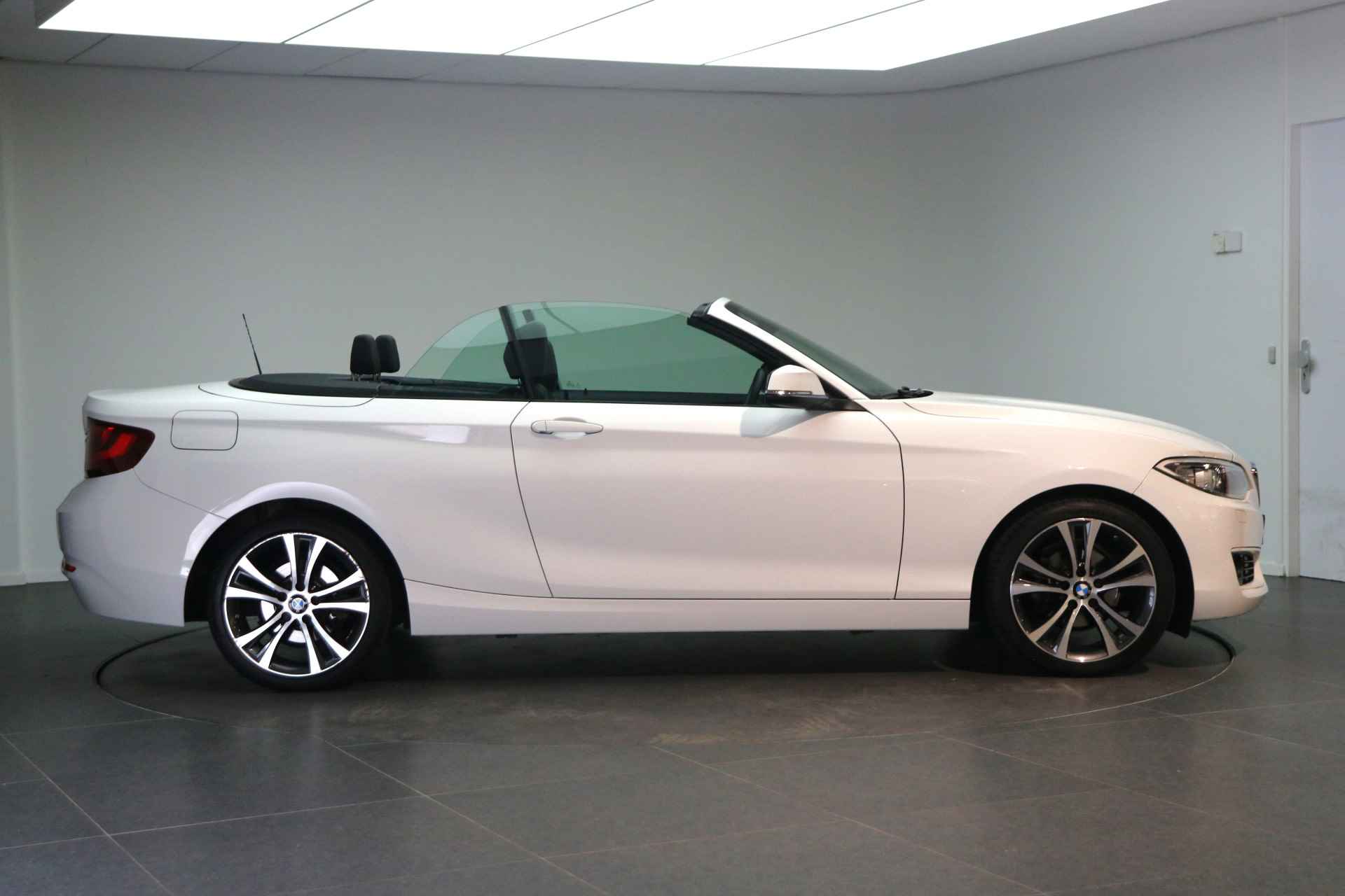 BMW 2 Serie Cabrio 218i Automaat / Sportstoelen / PDC achter / Cruise Control / Stoelverwarming / Xenon - 6/21