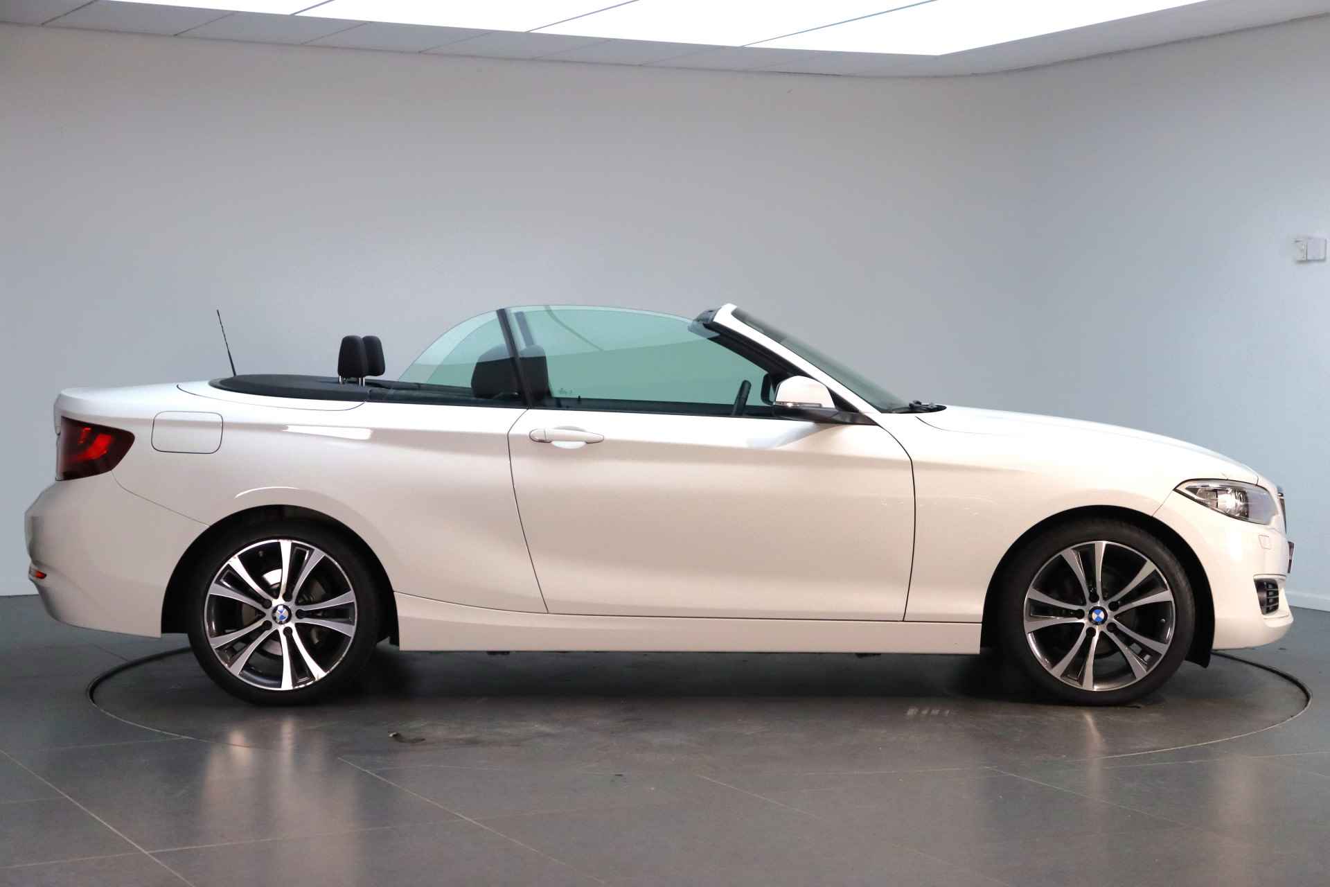 BMW 2 Serie Cabrio 218i Automaat / Sportstoelen / PDC achter / Cruise Control / Stoelverwarming / Xenon - 6/22