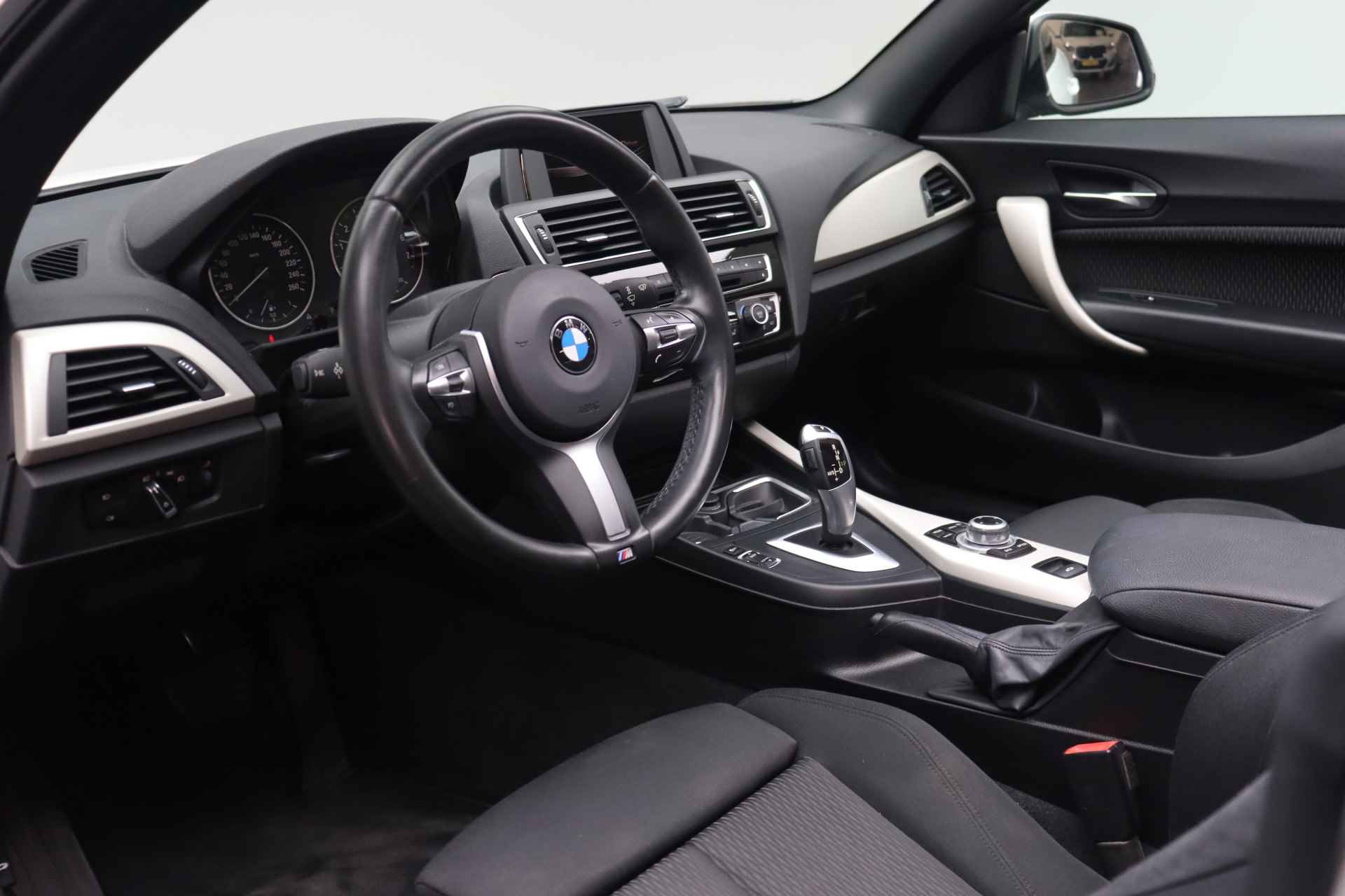 BMW 2 Serie Cabrio 218i Automaat / Sportstoelen / PDC achter / Cruise Control / Stoelverwarming / Xenon - 9/22