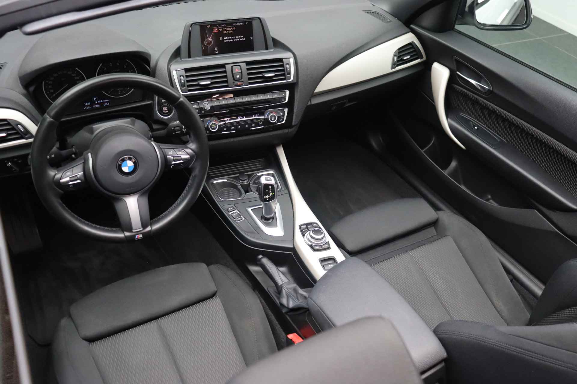 BMW 2 Serie Cabrio 218i Automaat / Sportstoelen / PDC achter / Cruise Control / Stoelverwarming / Xenon - 21/22