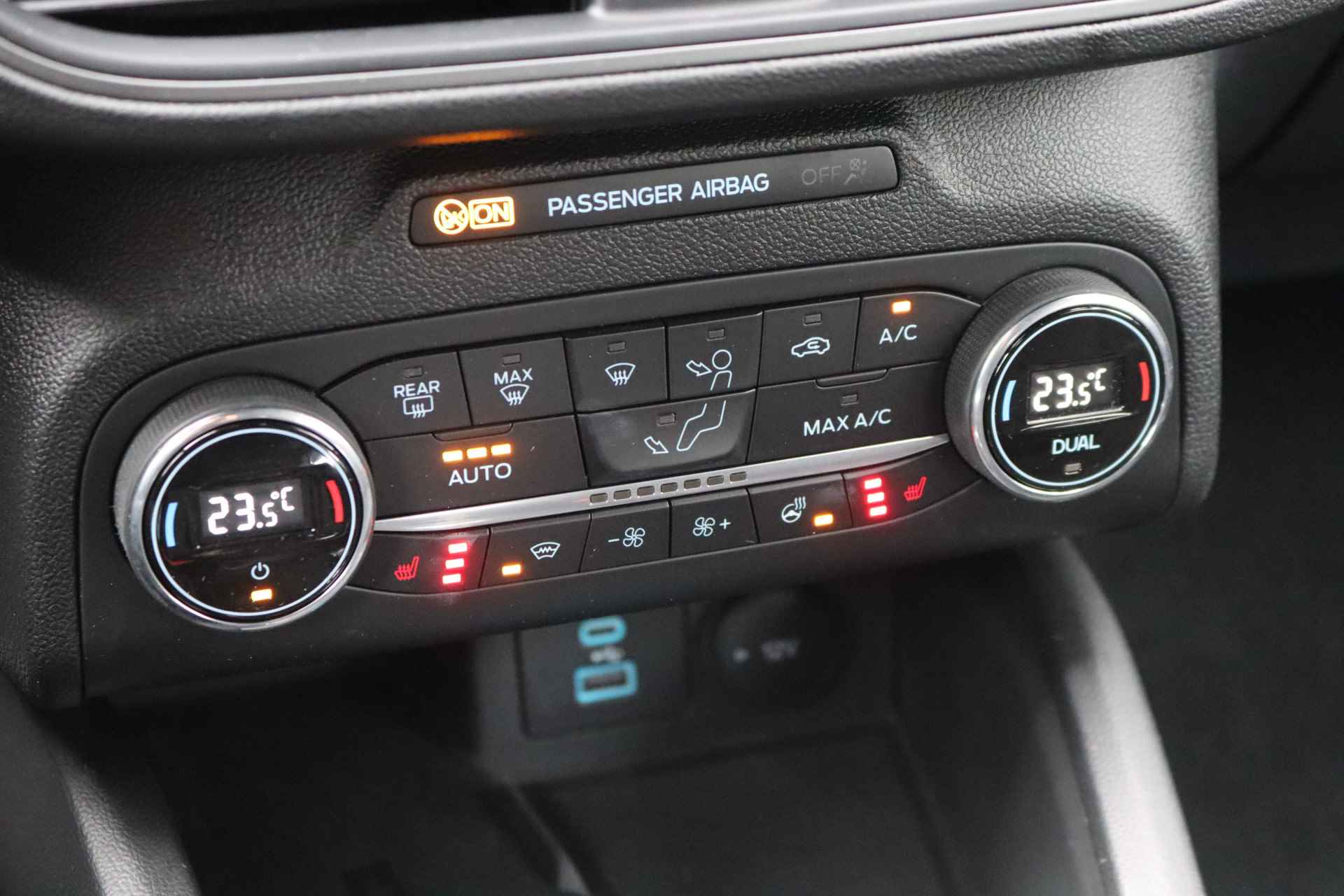 Ford FOCUS Wagon 125PK EcoB. Hybrid ST Line Carplay-android/Camera/Winter-Pack/Adaptive-Cruise - 21/29